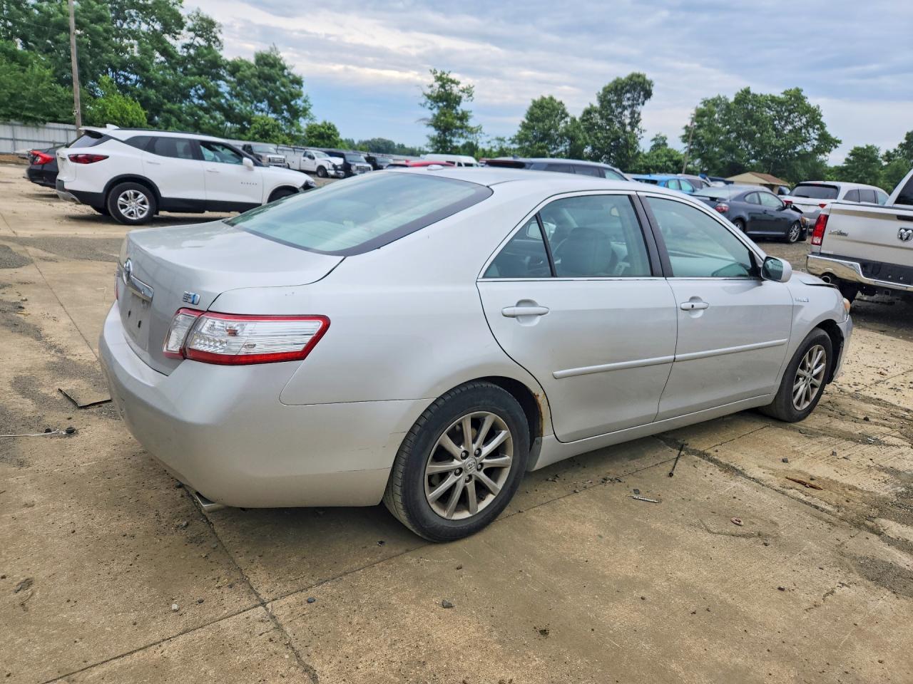 2011 Toyota Camry Hybrid Silver vin: 4T1BB3EK3BU131638