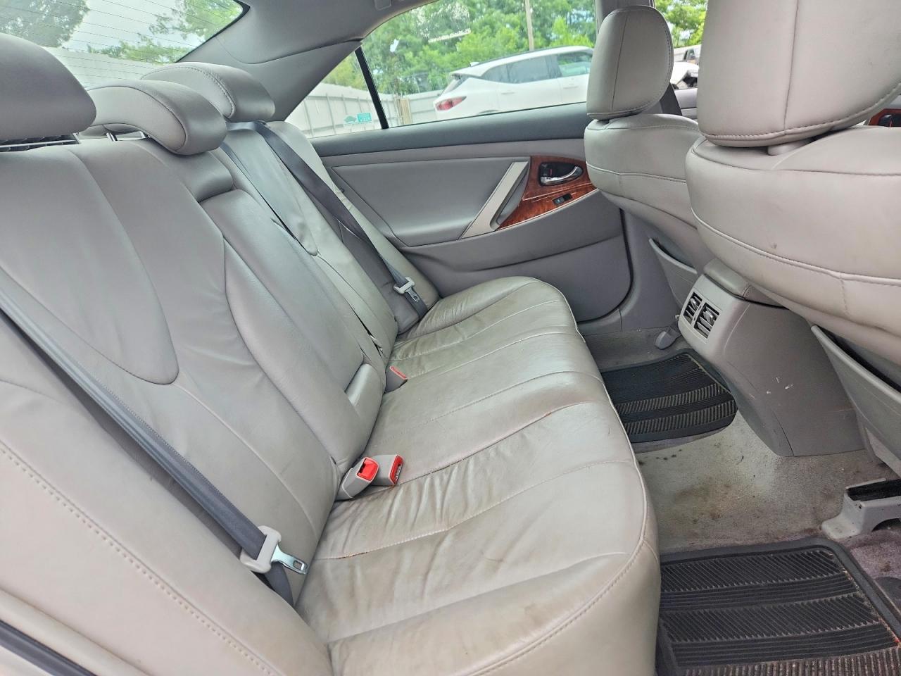 2011 Toyota Camry Hybrid Silver vin: 4T1BB3EK3BU131638