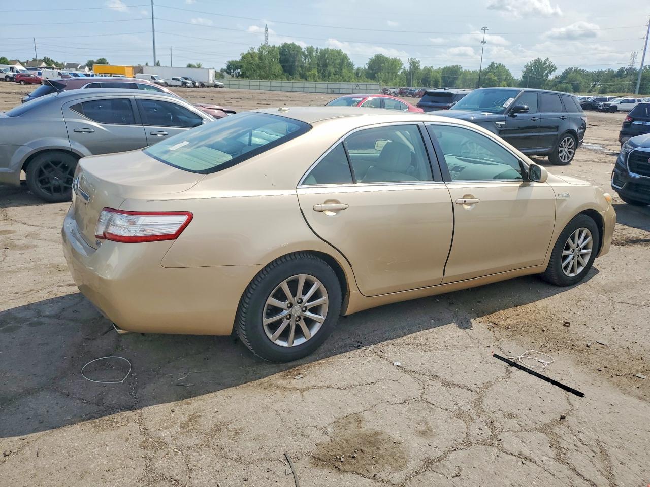 2011 Toyota Camry Hybrid Gold vin: 4T1BB3EK3BU133972