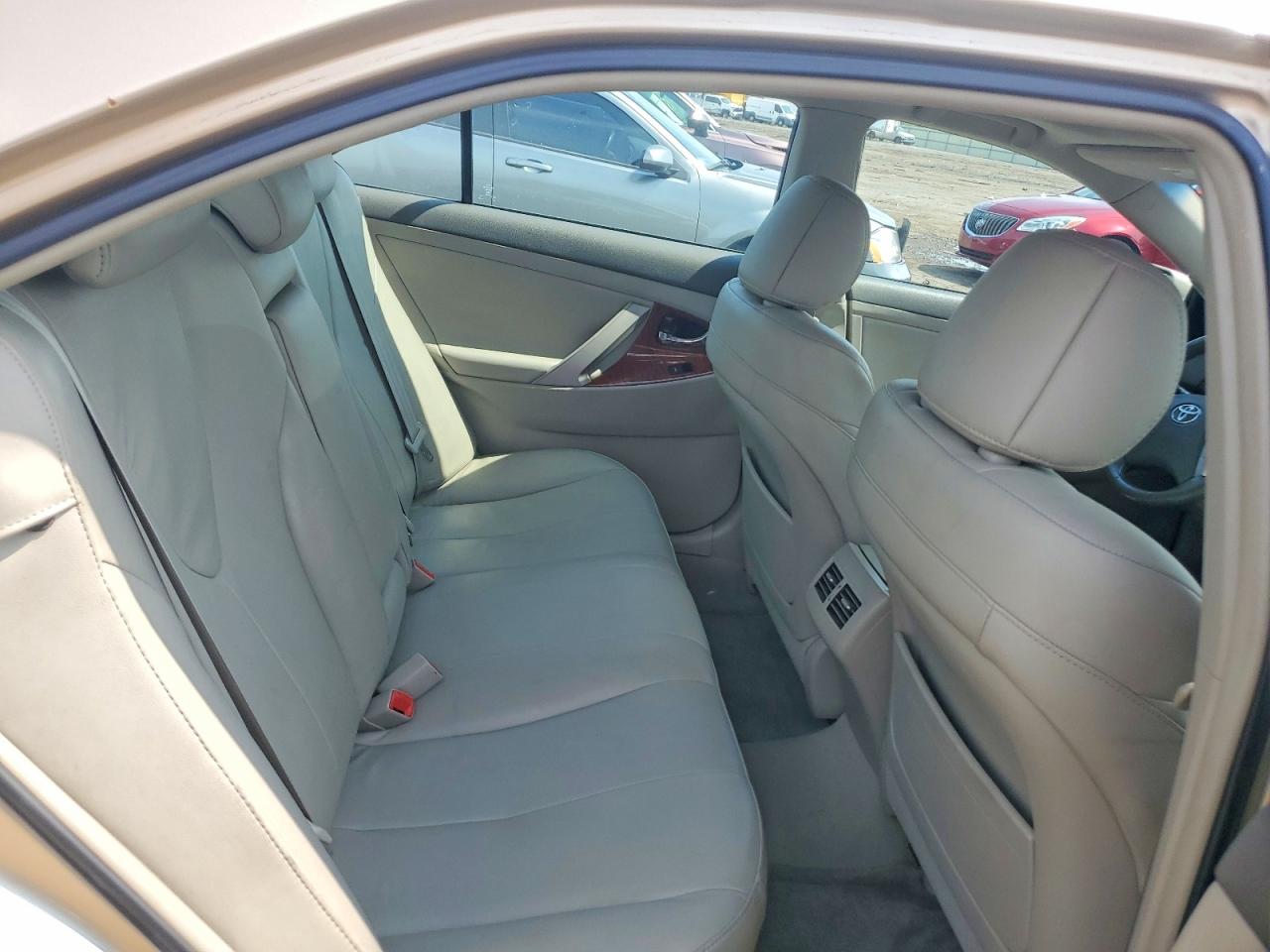 2011 Toyota Camry Hybrid Gold vin: 4T1BB3EK3BU133972