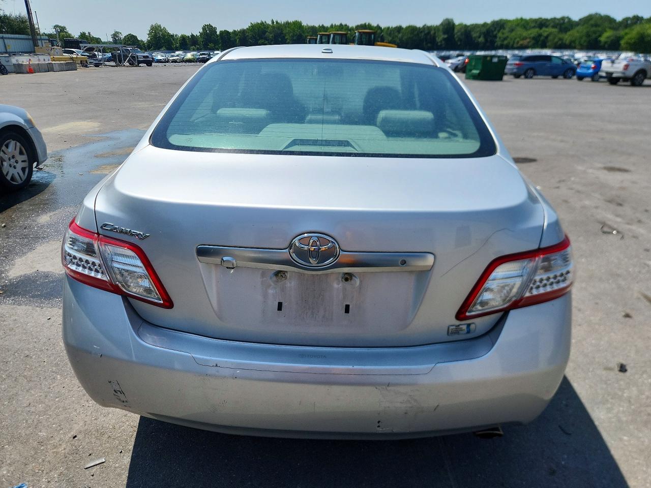 2011 Toyota Camry Hybrid Silver vin: 4T1BB3EK3BU136872