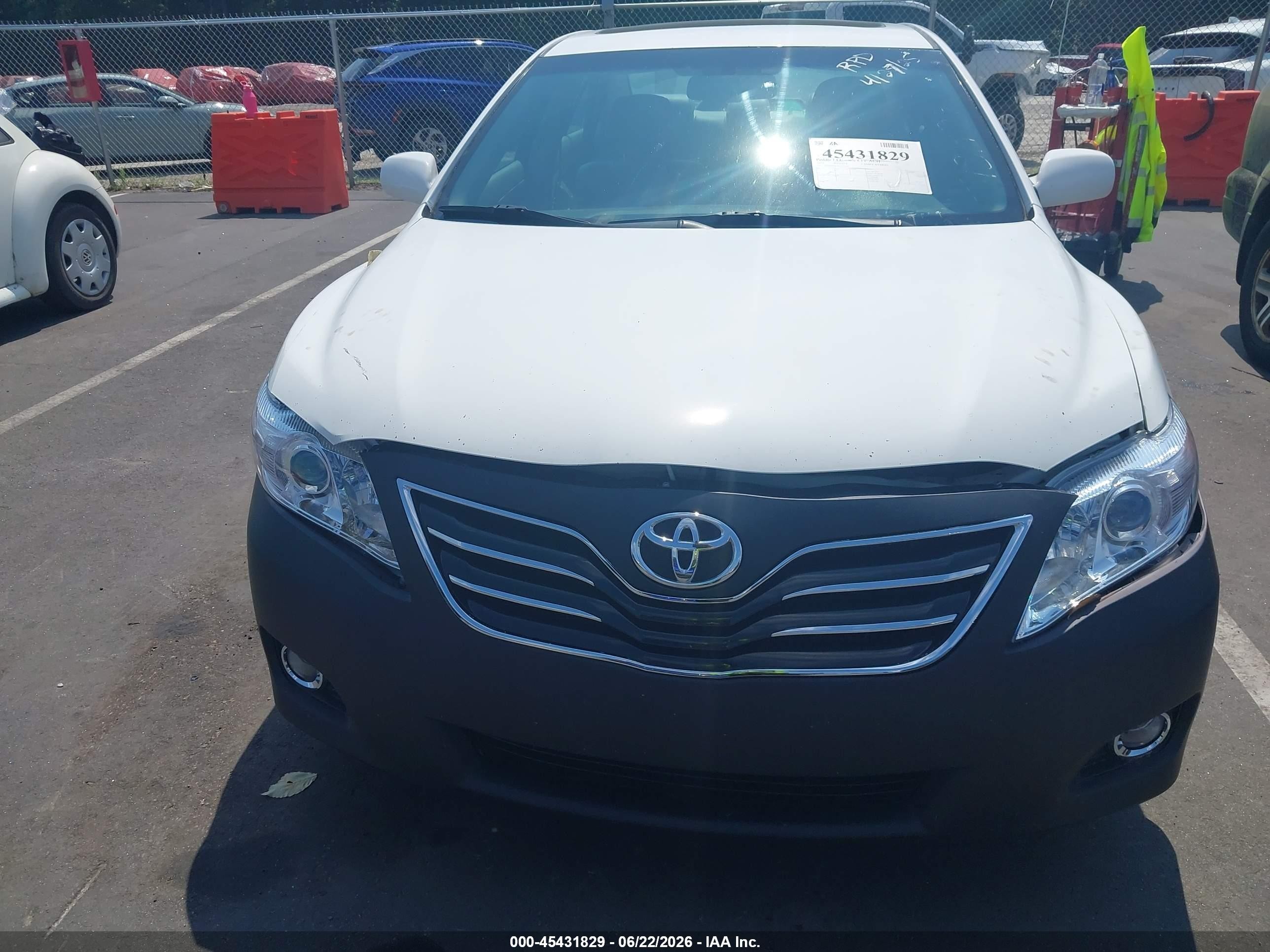 2011 Toyota Camry Hybrid   White vin: 4T1BB3EK4BU131194