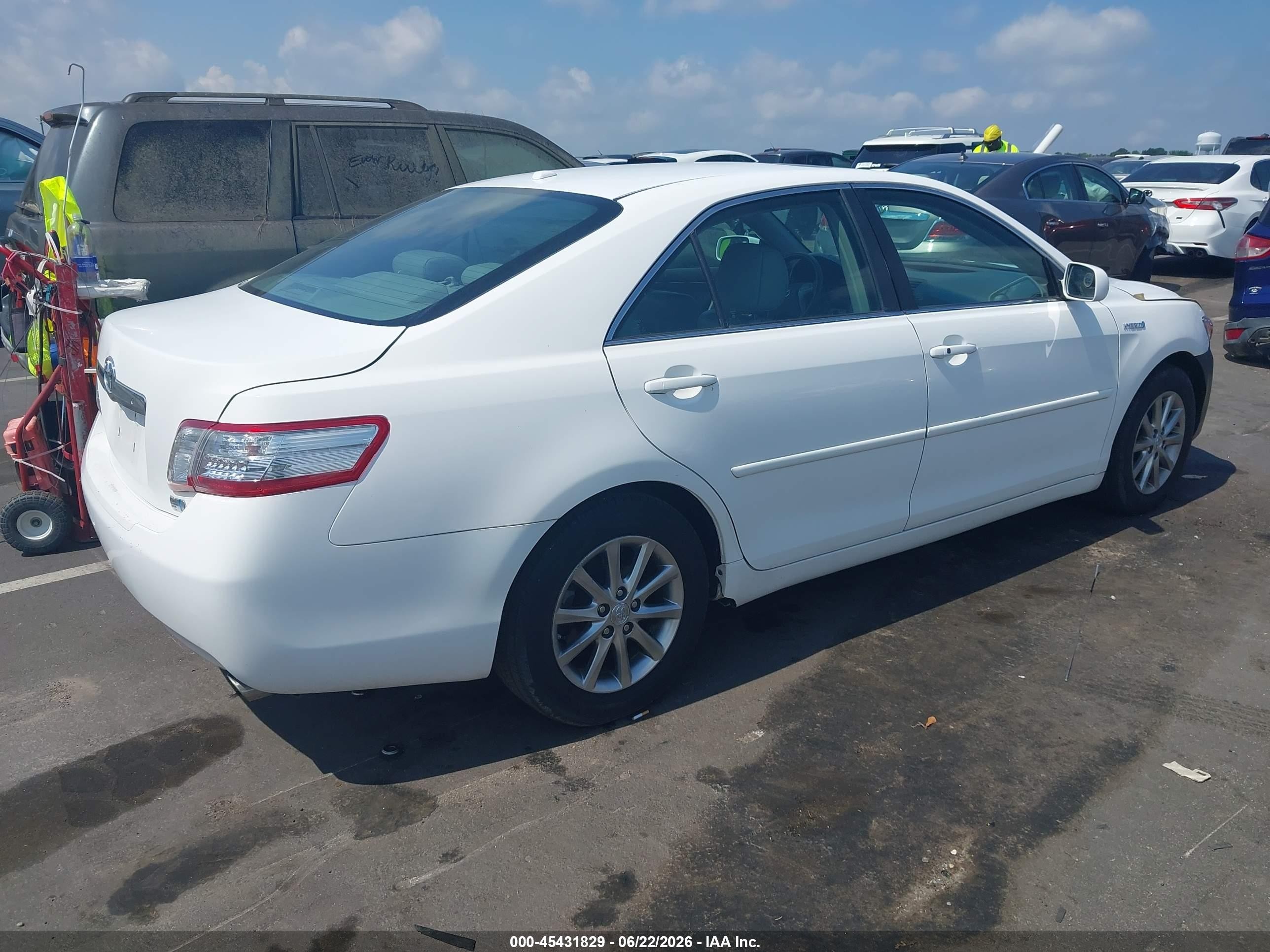 2011 Toyota Camry Hybrid   White vin: 4T1BB3EK4BU131194