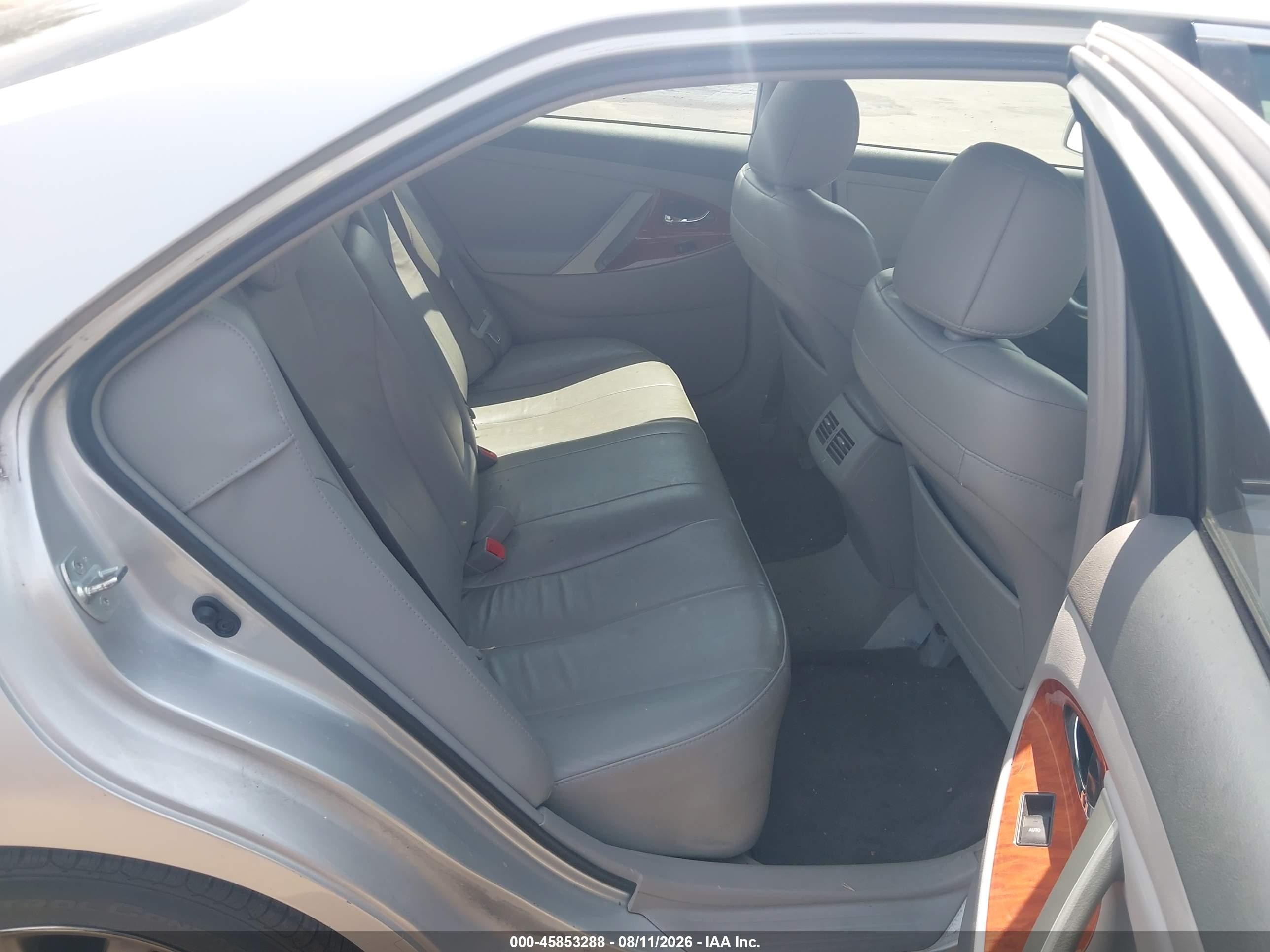 2011 Toyota Camry Hybrid   Silver vin: 4T1BB3EK4BU136346