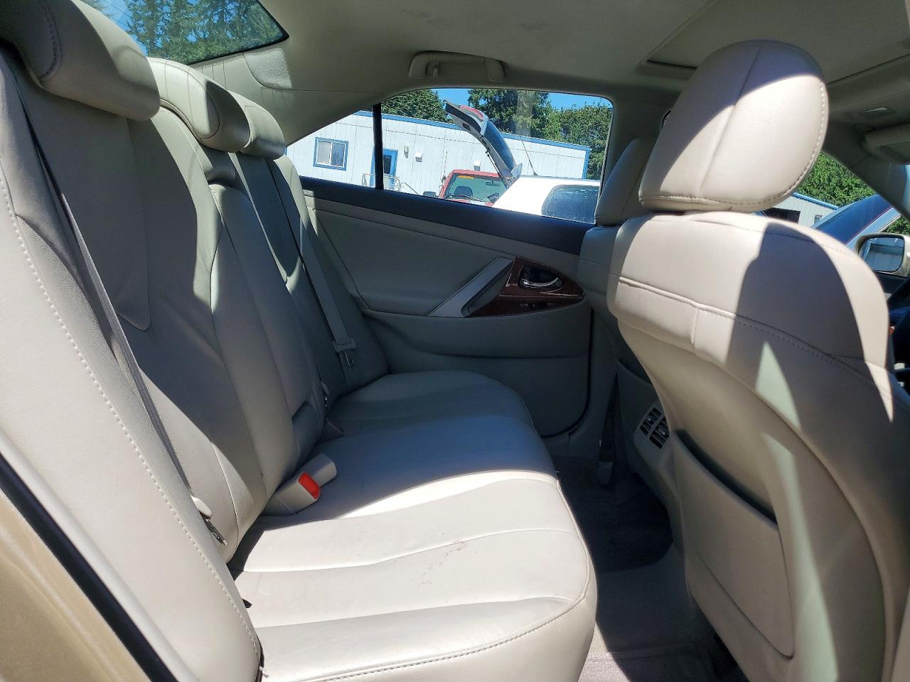 2011 Toyota Camry Hybrid Beige vin: 4T1BB3EK4BU136508