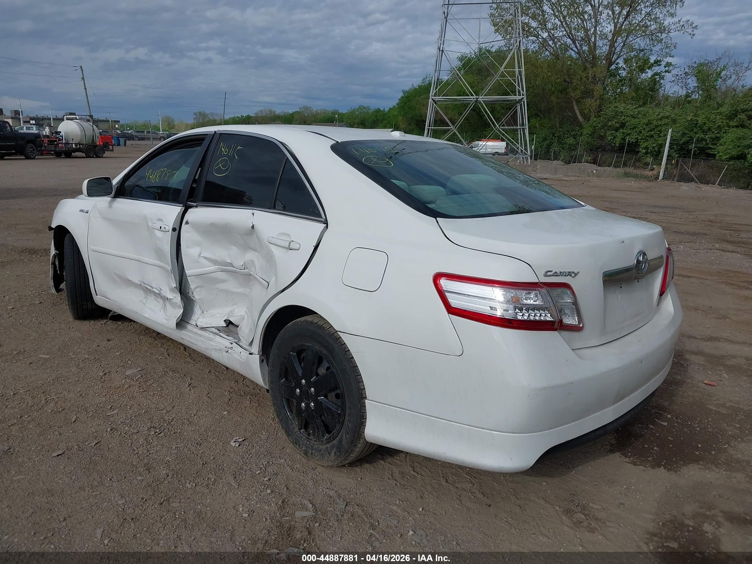 2011 Toyota Camry Hybrid   White vin: 4T1BB3EK5BU140115