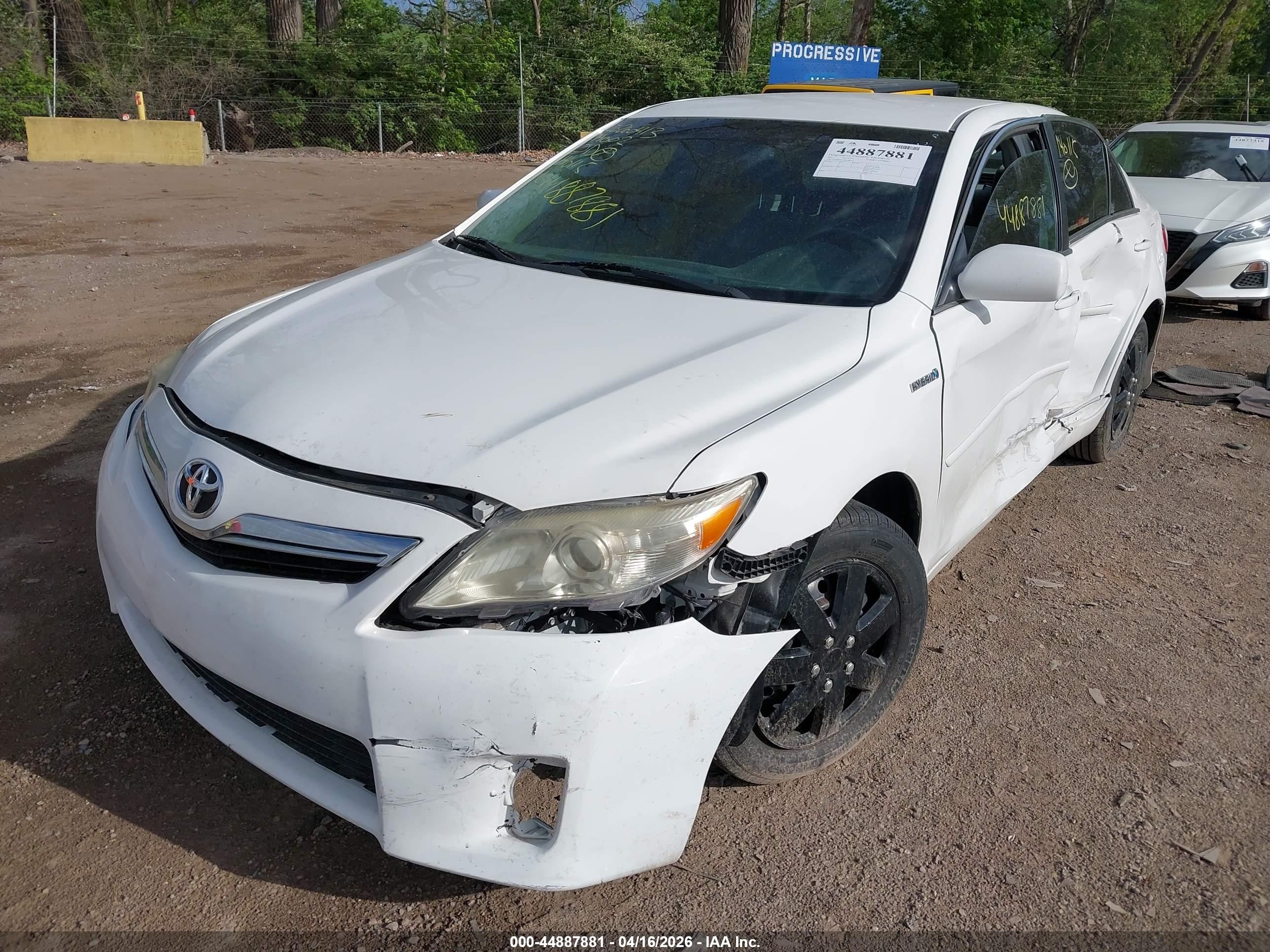 2011 Toyota Camry Hybrid   White vin: 4T1BB3EK5BU140115