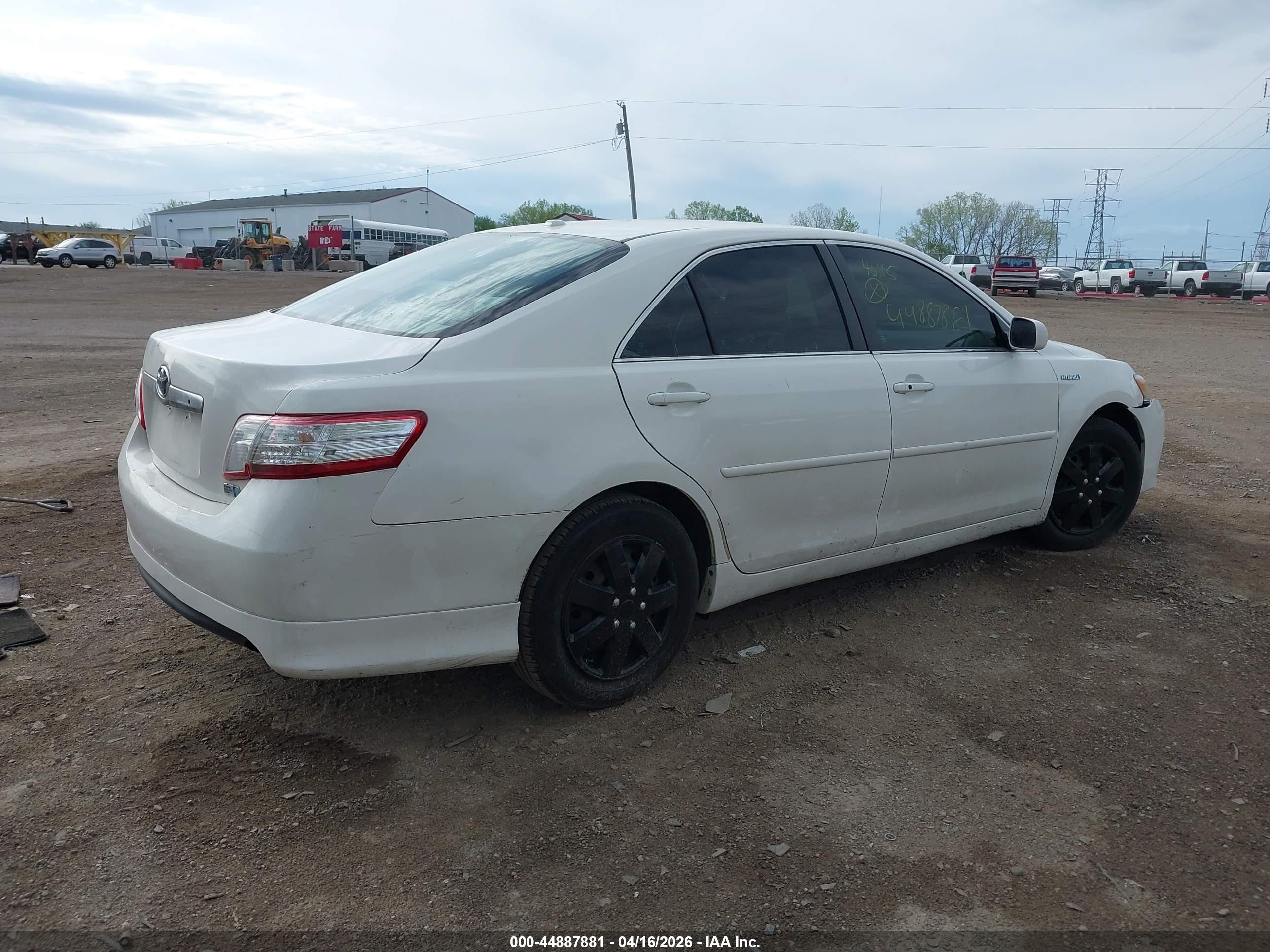 2011 Toyota Camry Hybrid   White vin: 4T1BB3EK5BU140115