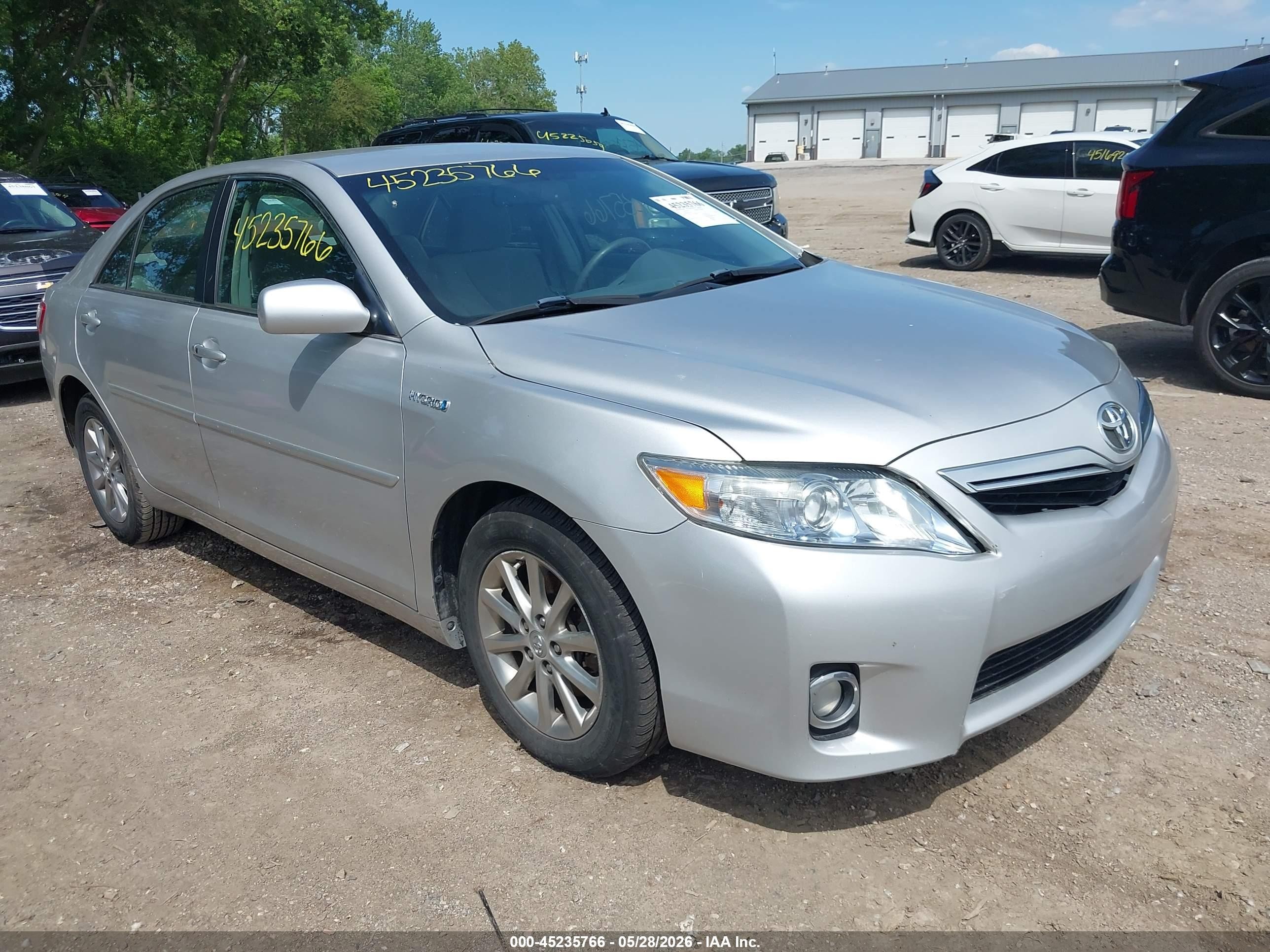 2011 Toyota Camry Hybrid   Silver vin: 4T1BB3EK6BU131231