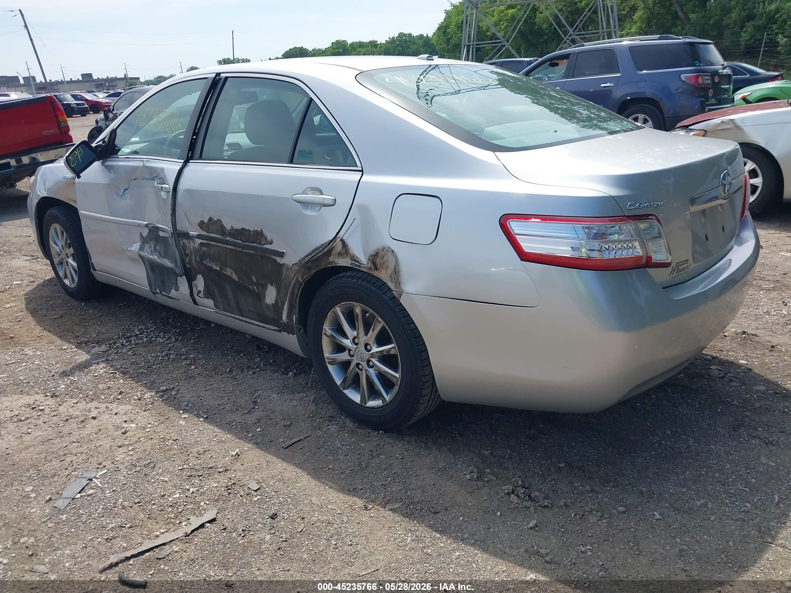 2011 Toyota Camry Hybrid   Silver vin: 4T1BB3EK6BU131231
