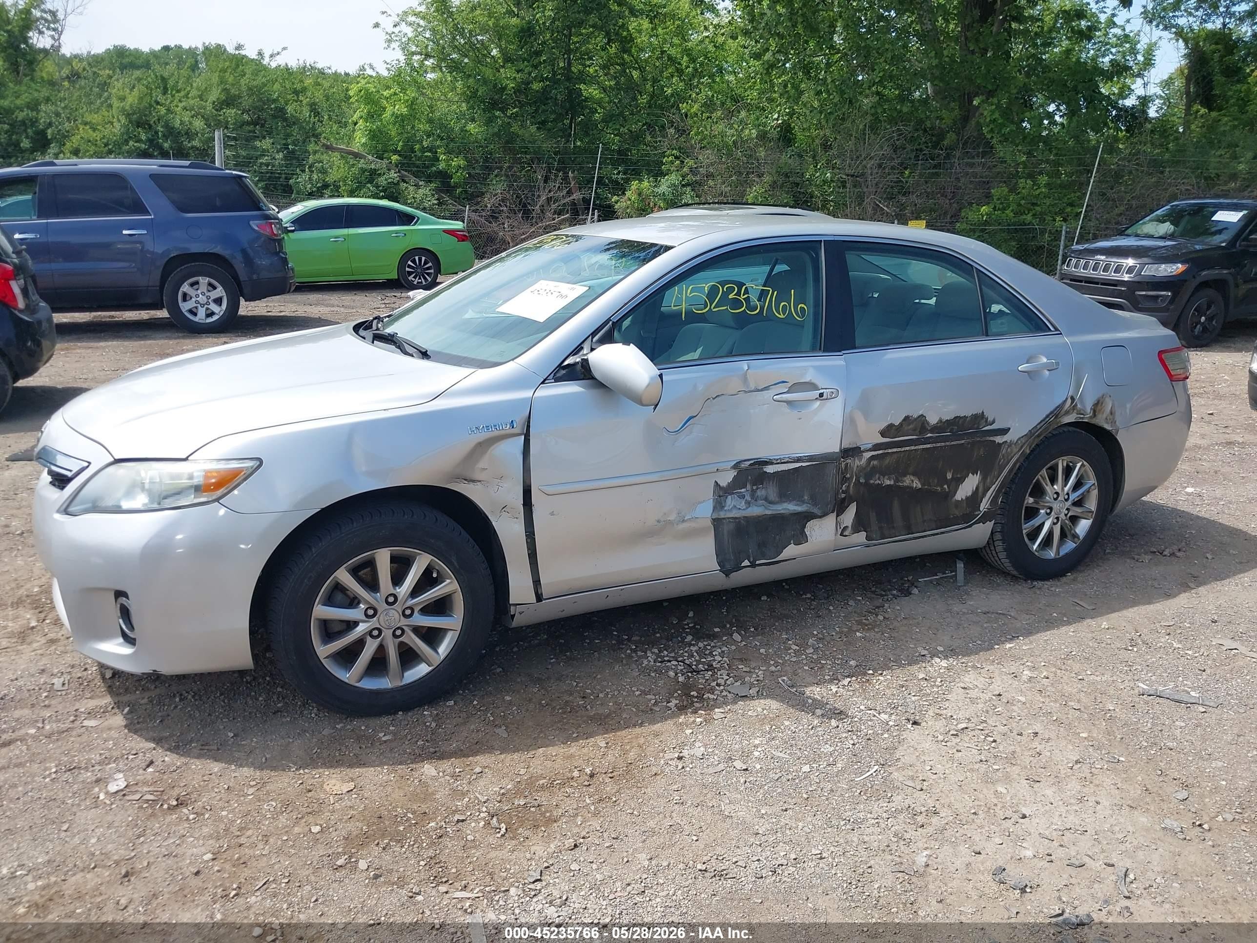 2011 Toyota Camry Hybrid   Silver vin: 4T1BB3EK6BU131231