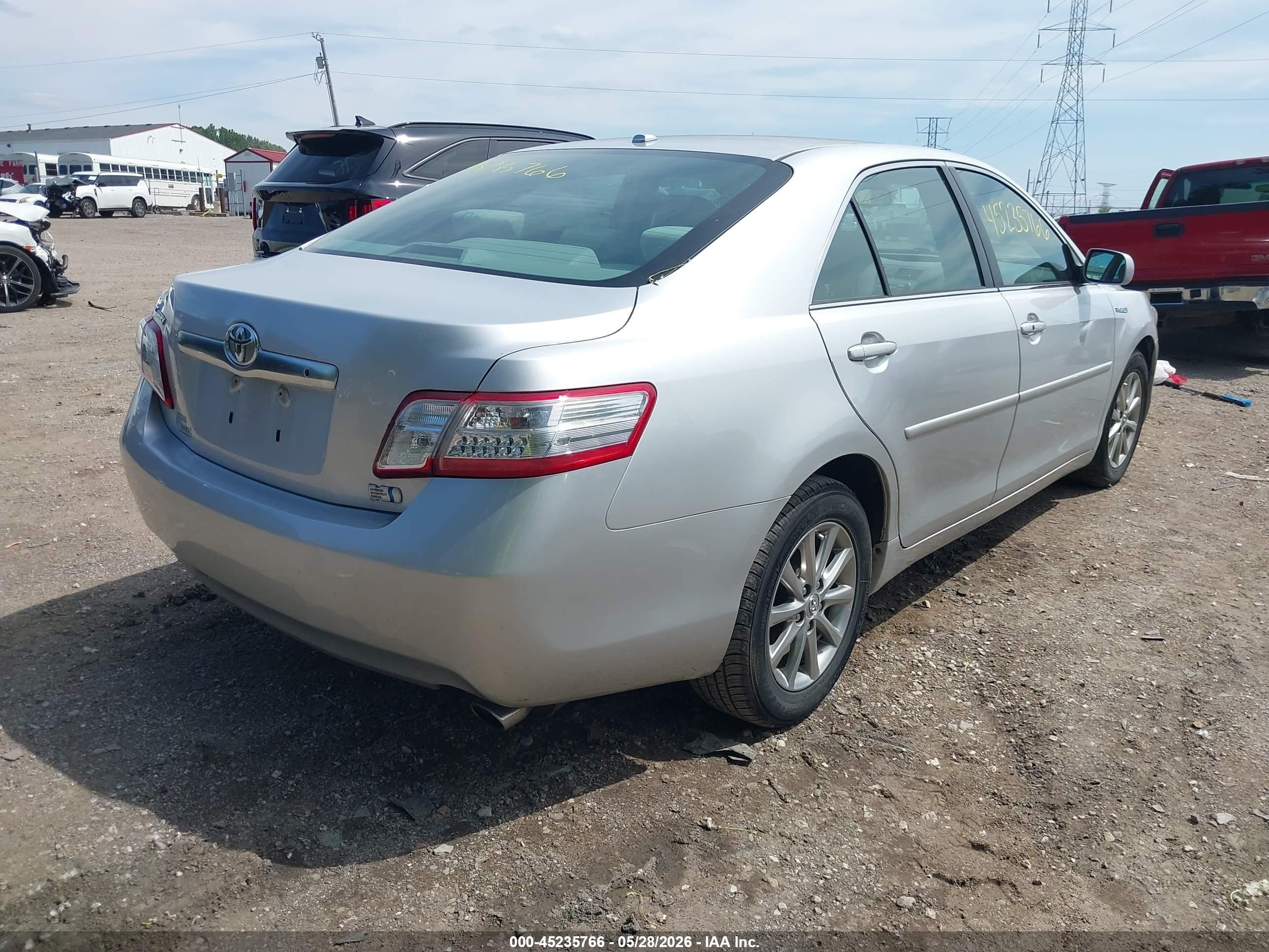 2011 Toyota Camry Hybrid   Silver vin: 4T1BB3EK6BU131231