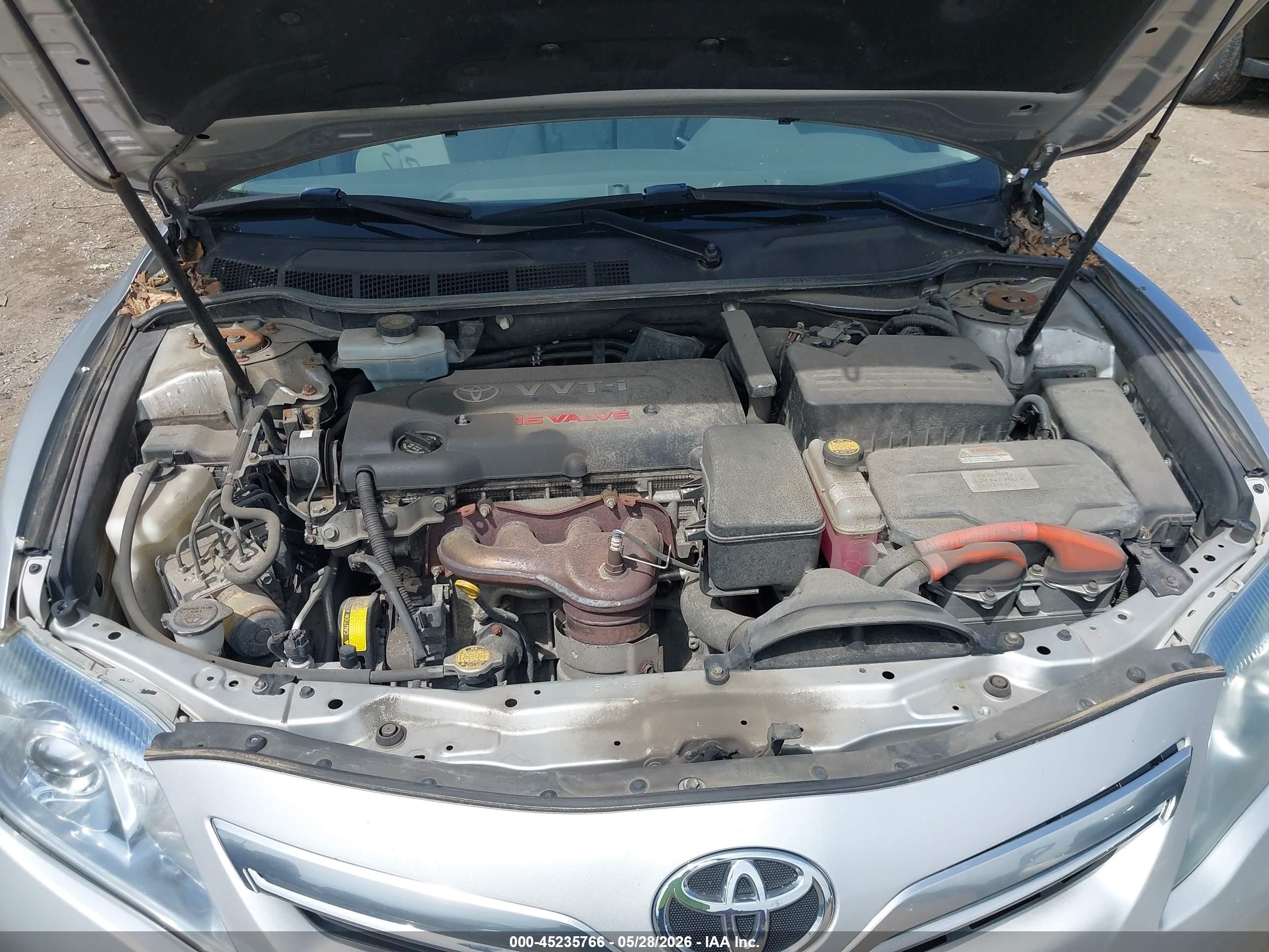 2011 Toyota Camry Hybrid   Silver vin: 4T1BB3EK6BU131231