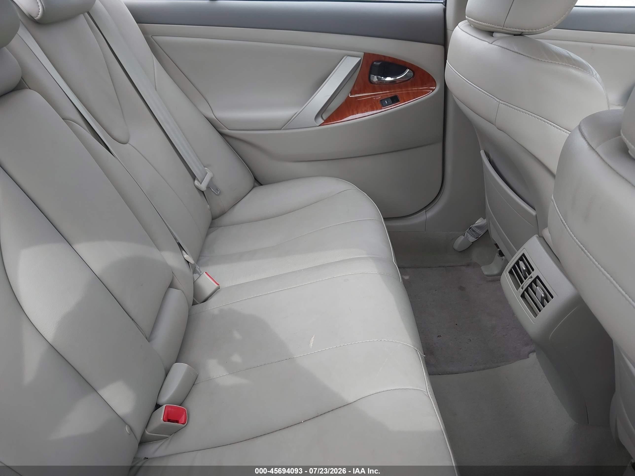 2010 Toyota Camry Hybrid   Gold vin: 4T1BB3EK7AU117319