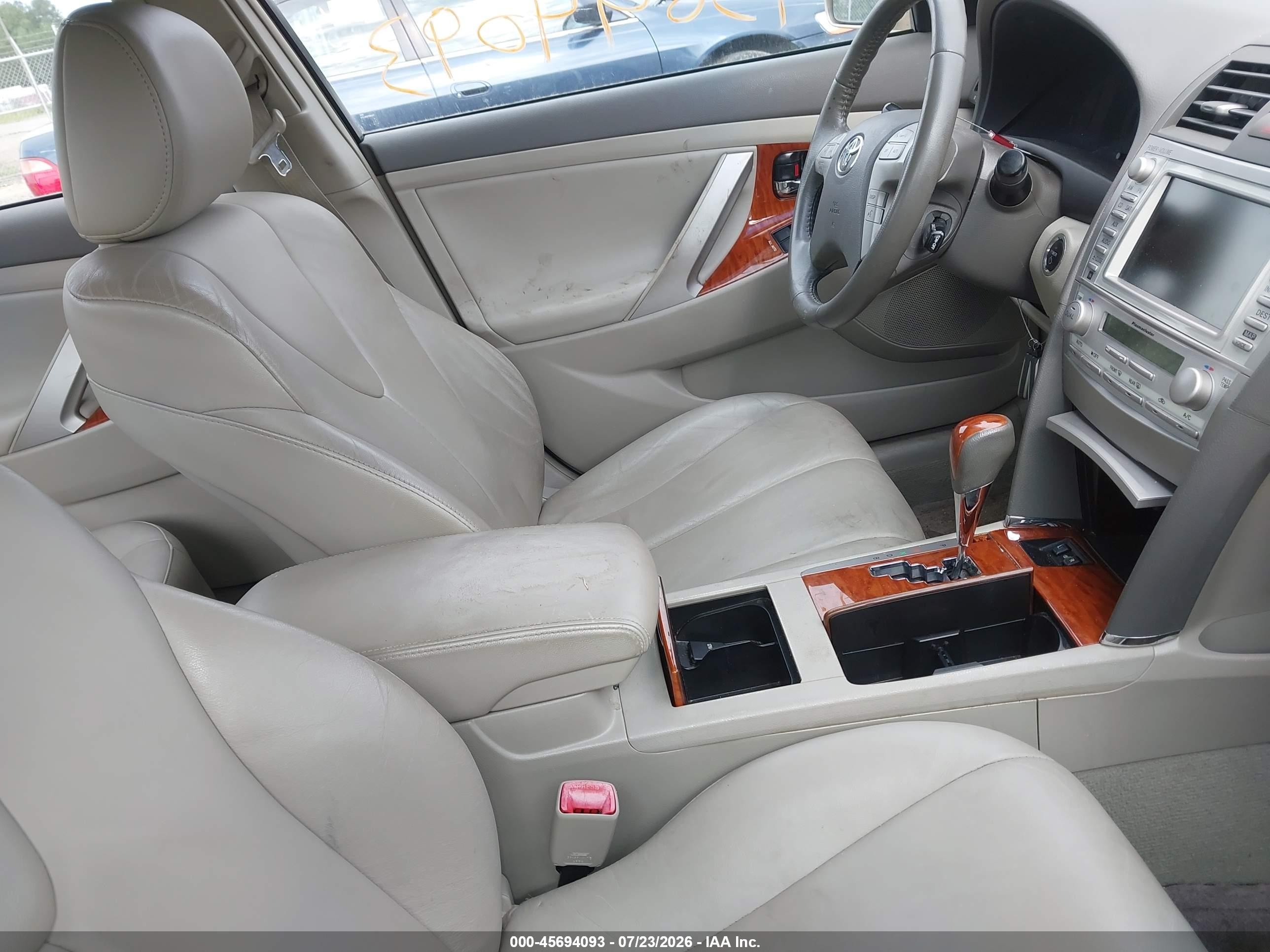 2010 Toyota Camry Hybrid   Gold vin: 4T1BB3EK7AU117319