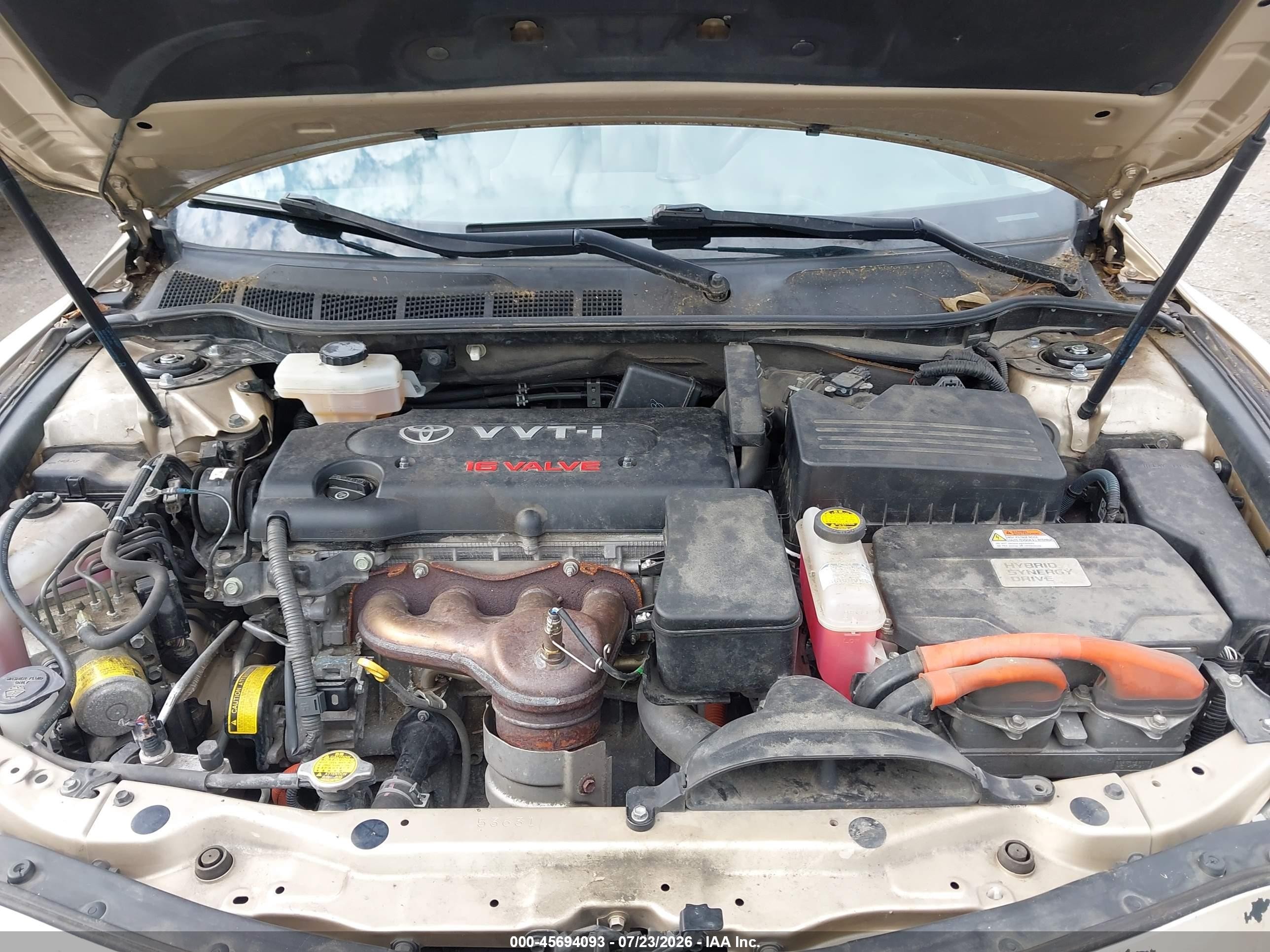 2010 Toyota Camry Hybrid   Gold vin: 4T1BB3EK7AU117319