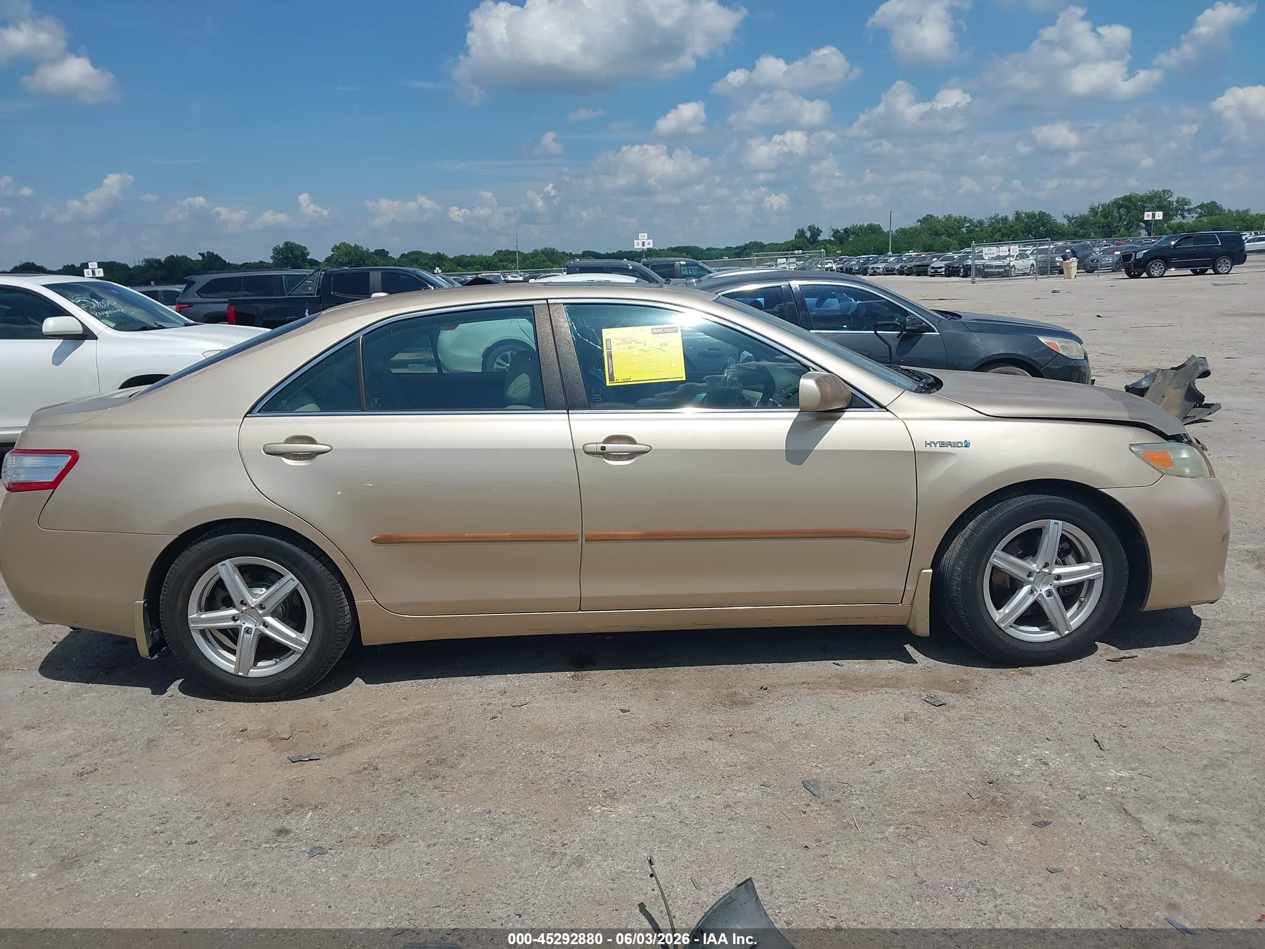2011 Toyota Camry Hybrid   Brown vin: 4T1BB3EK7BU138771