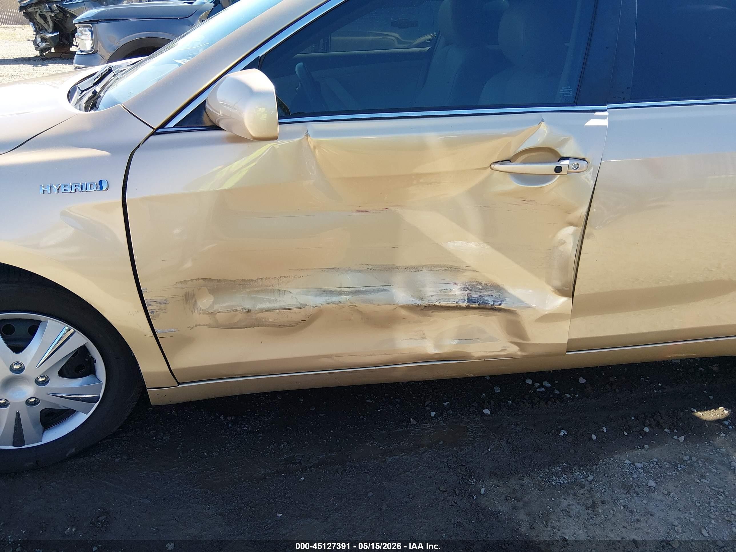 2011 Toyota Camry Hybrid   Gold vin: 4T1BB3EK7BU141931