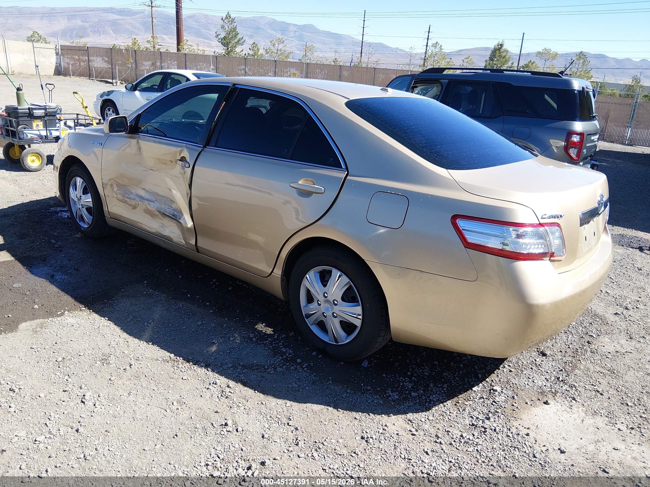 2011 Toyota Camry Hybrid   Gold vin: 4T1BB3EK7BU141931