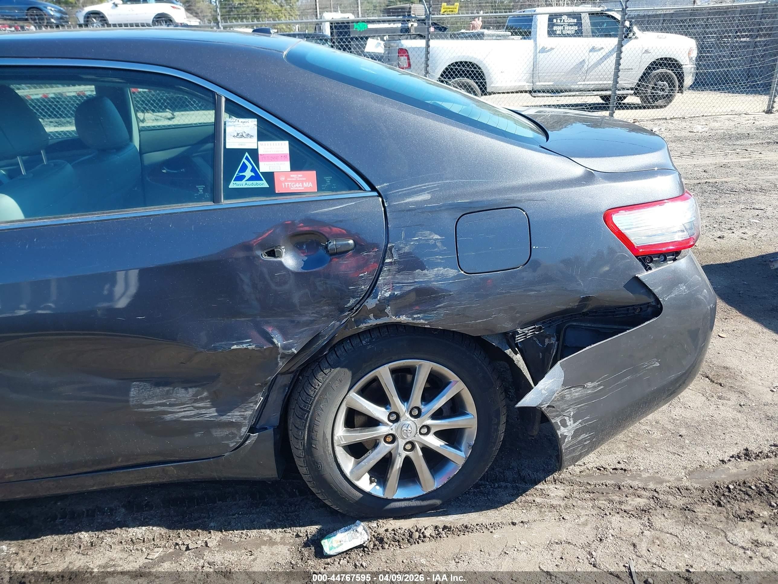 2011 Toyota Camry Hybrid   Gray vin: 4T1BB3EK7BU142917