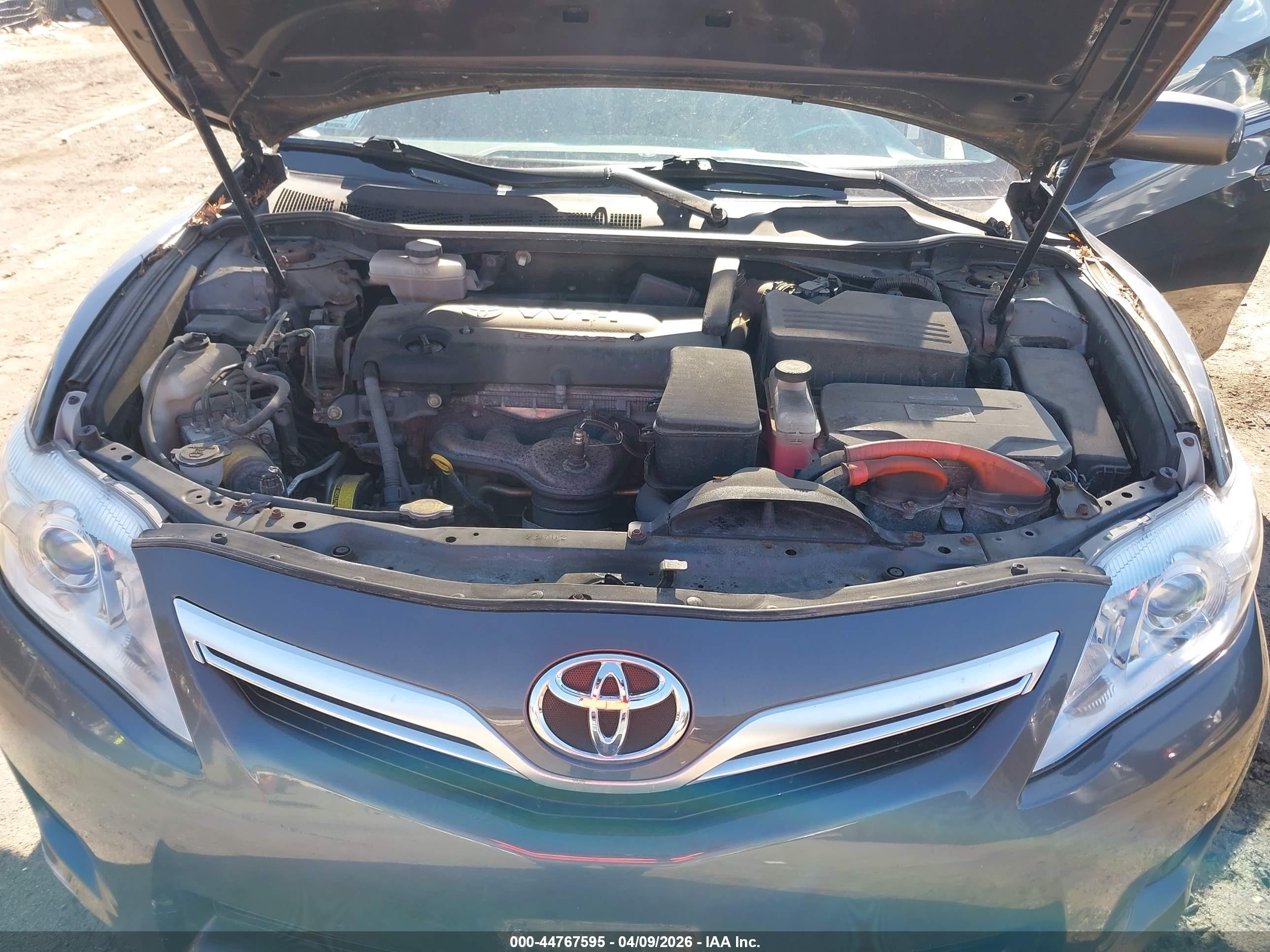 2011 Toyota Camry Hybrid   Gray vin: 4T1BB3EK7BU142917
