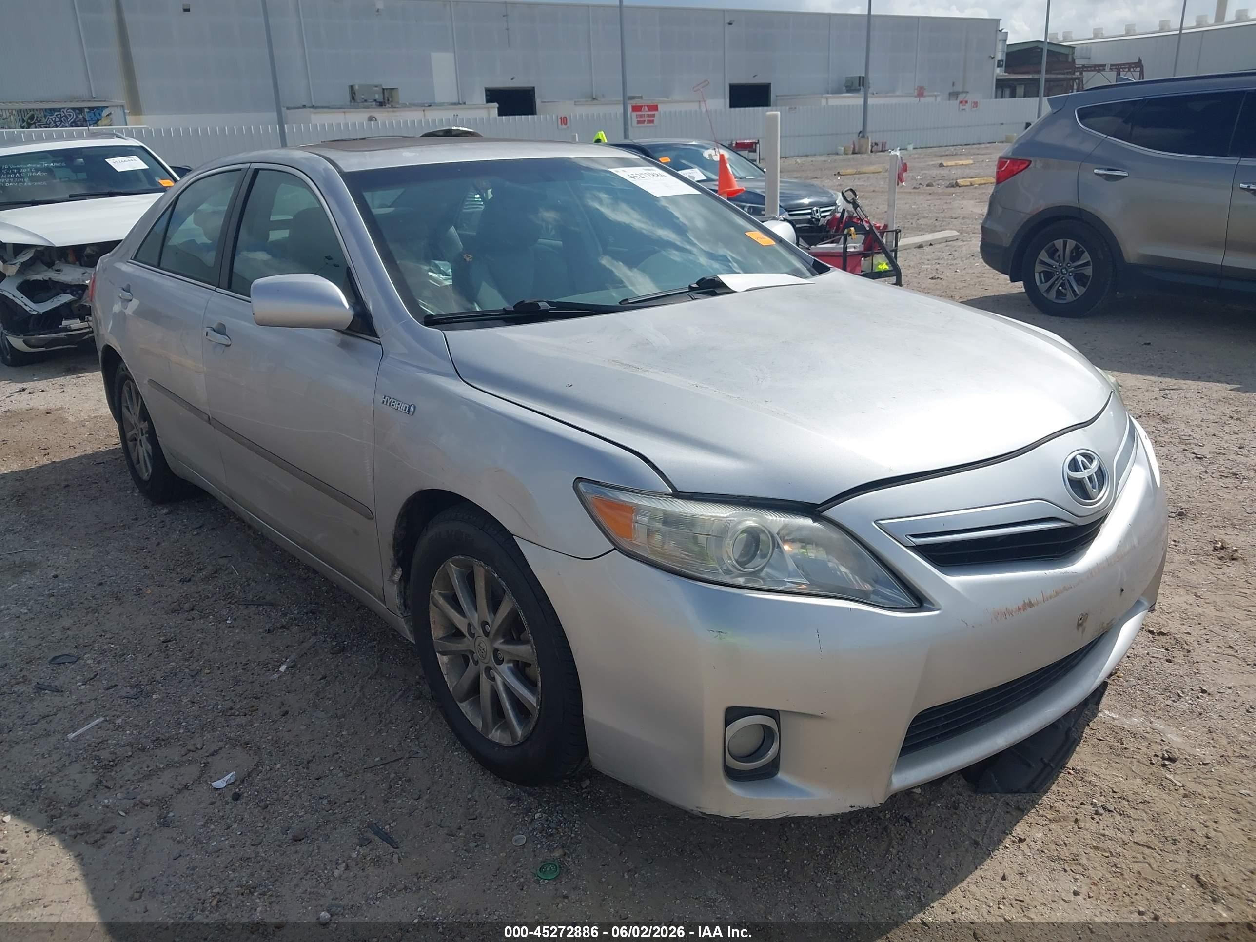 2011 Toyota Camry Hybrid   Silver vin: 4T1BB3EK8BU130825