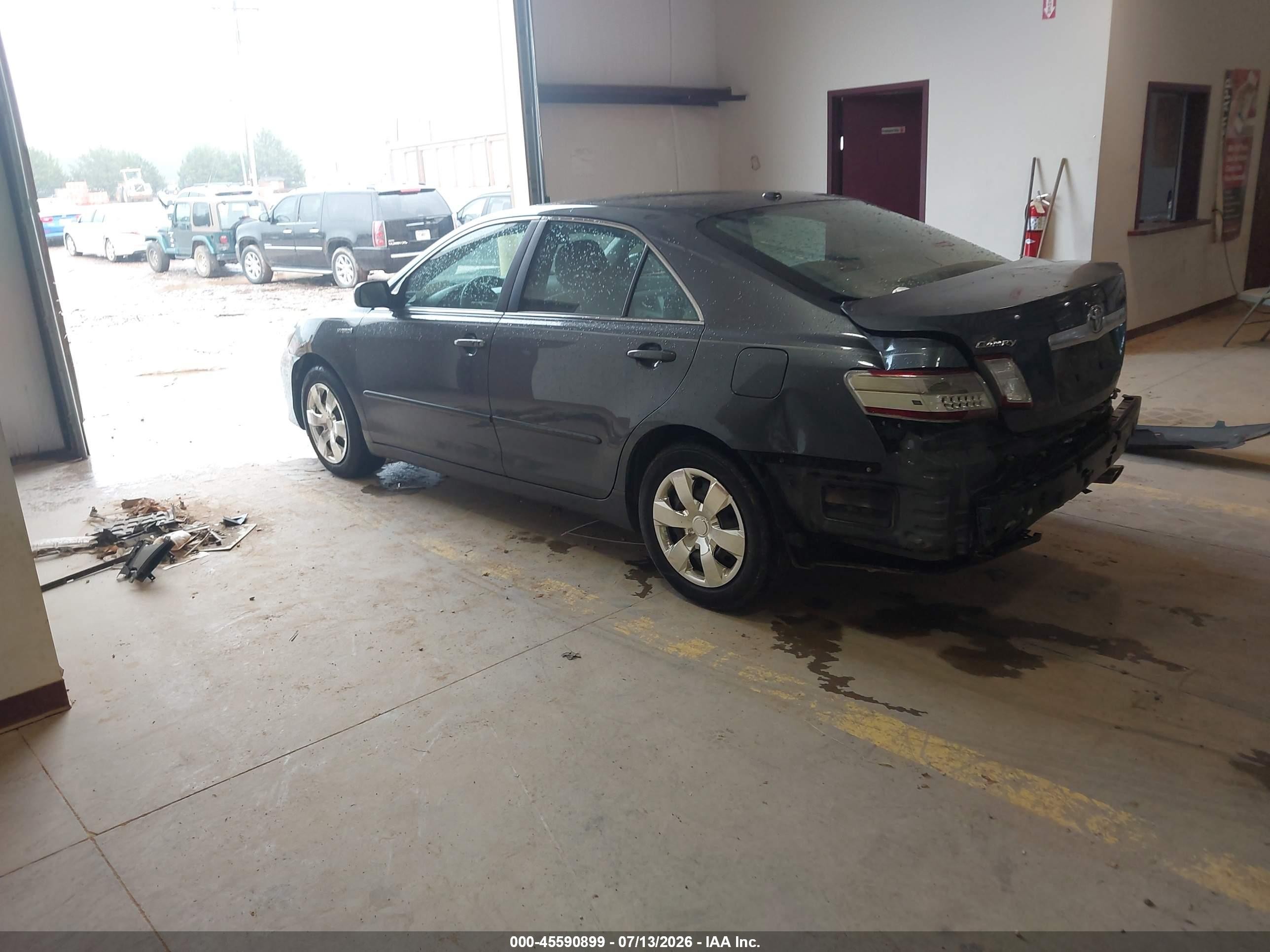 2011 Toyota Camry Hybrid   Серый vin: 4T1BB3EK8BU140917
