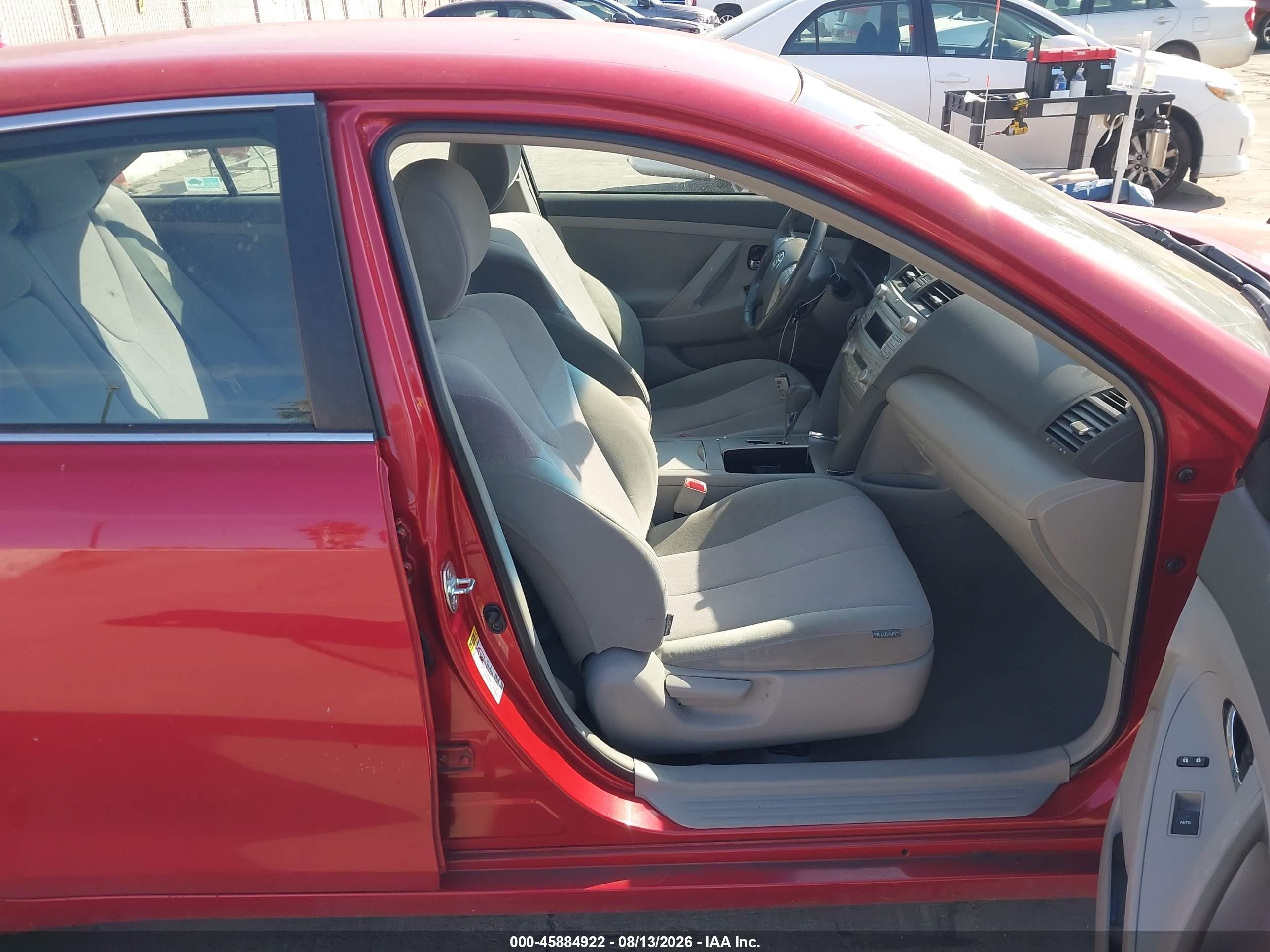 2010 Toyota Camry Hybrid   Red vin: 4T1BB3EK9AU120979