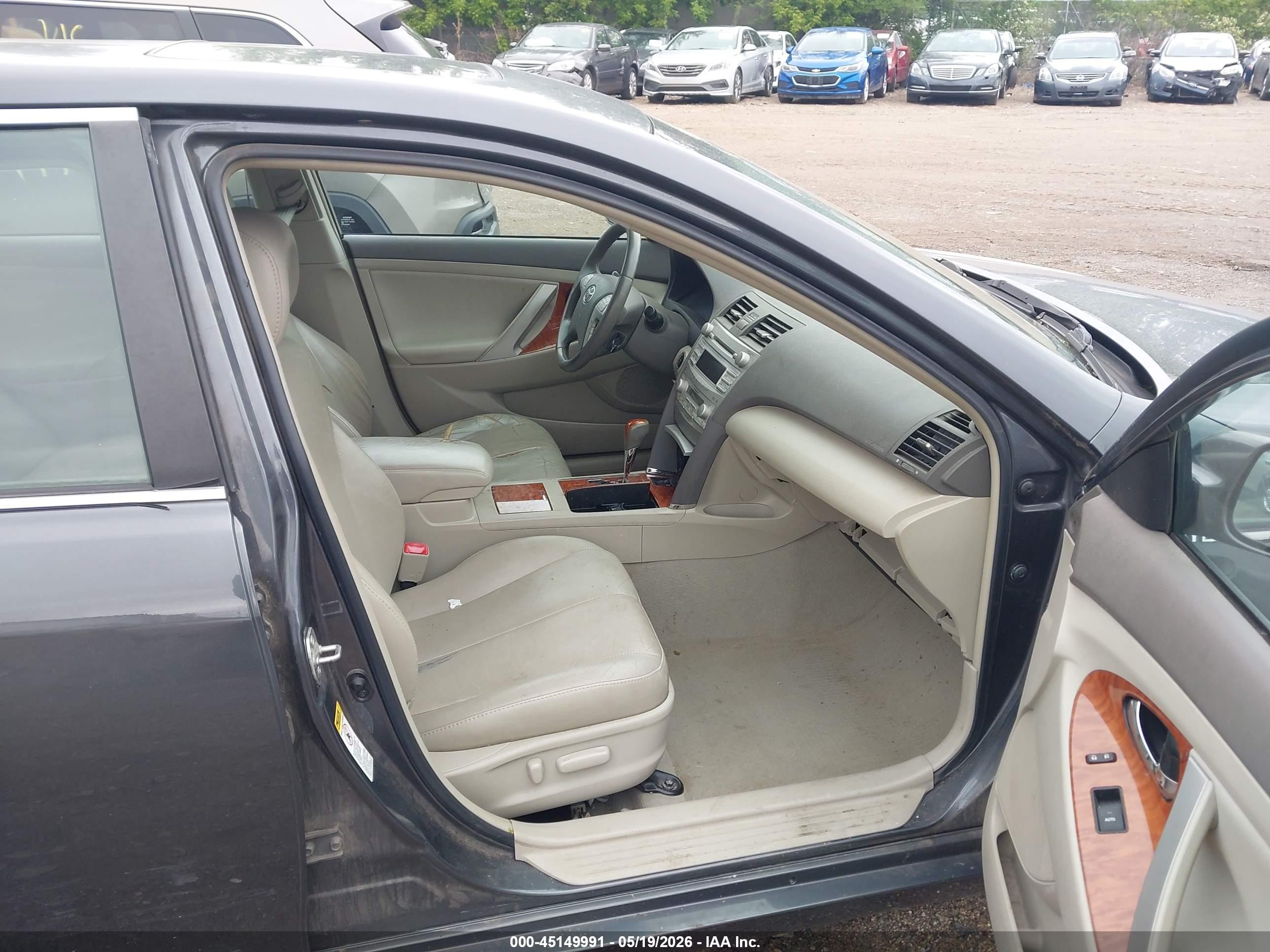 2011 Toyota Camry Hybrid   Gray vin: 4T1BB3EK9BU126802