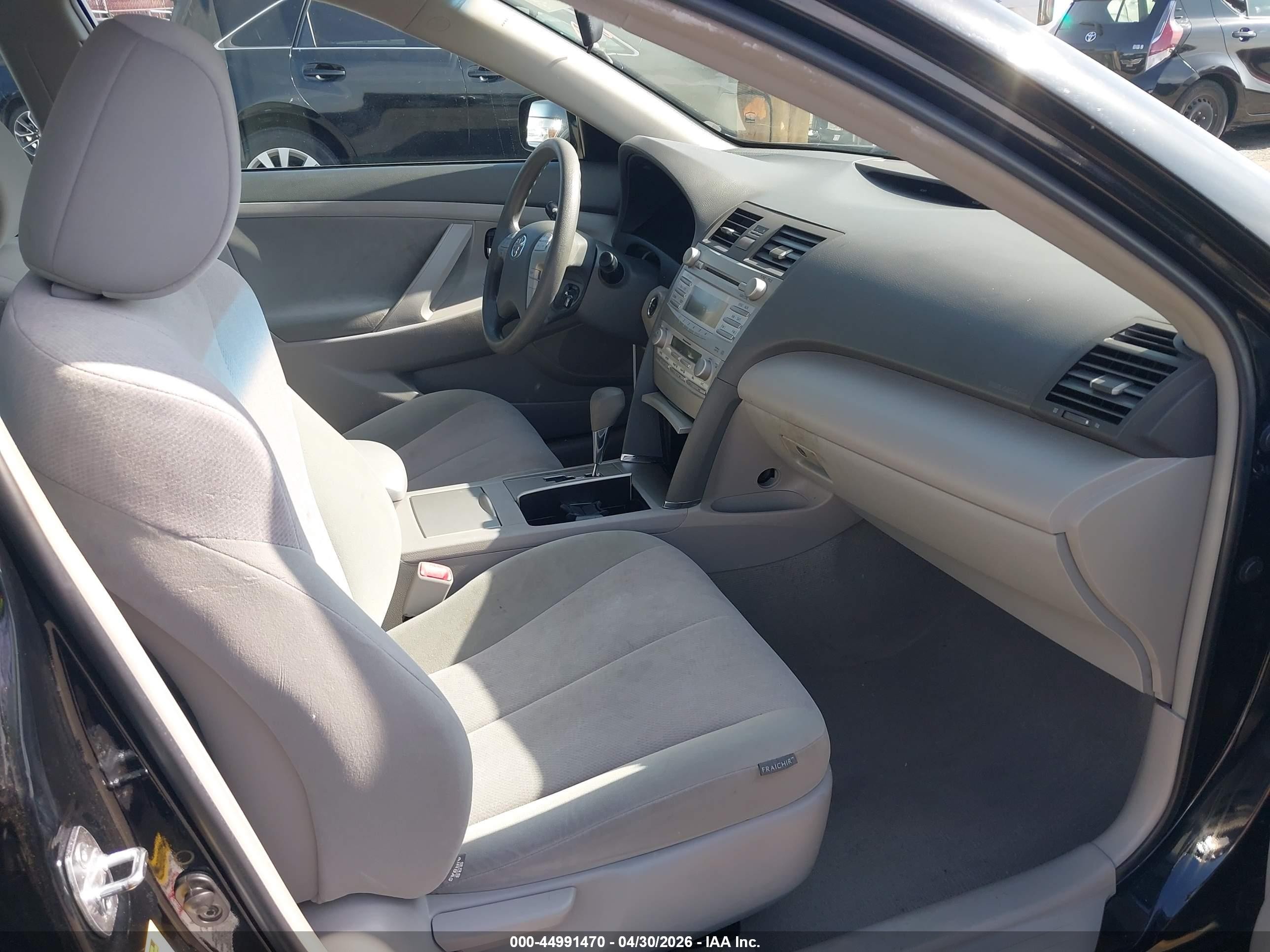 2011 Toyota Camry Hybrid   Black vin: 4T1BB3EK9BU142756