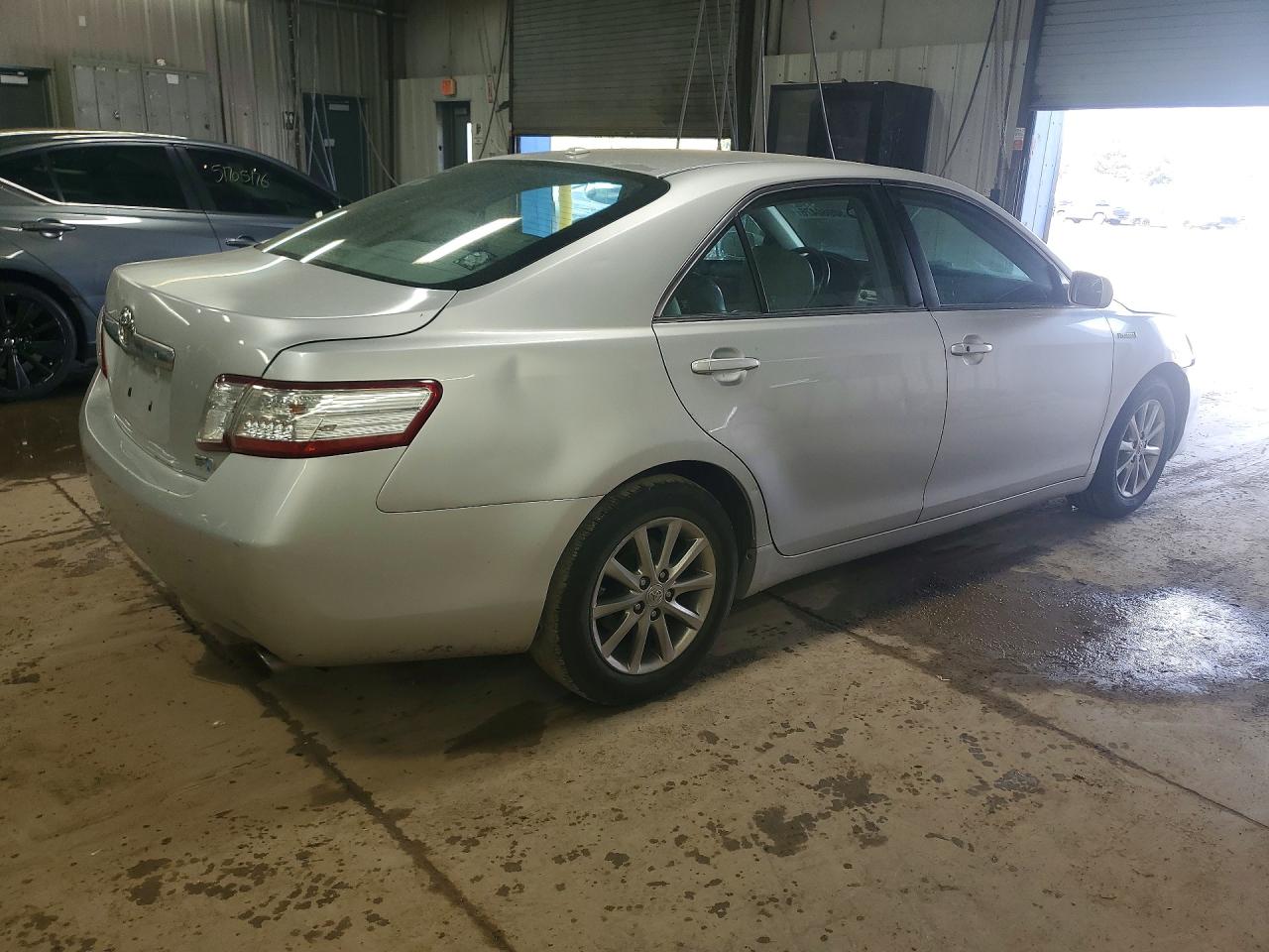 2011 Toyota Camry Hybrid Silver vin: 4T1BB3EKXBU129689