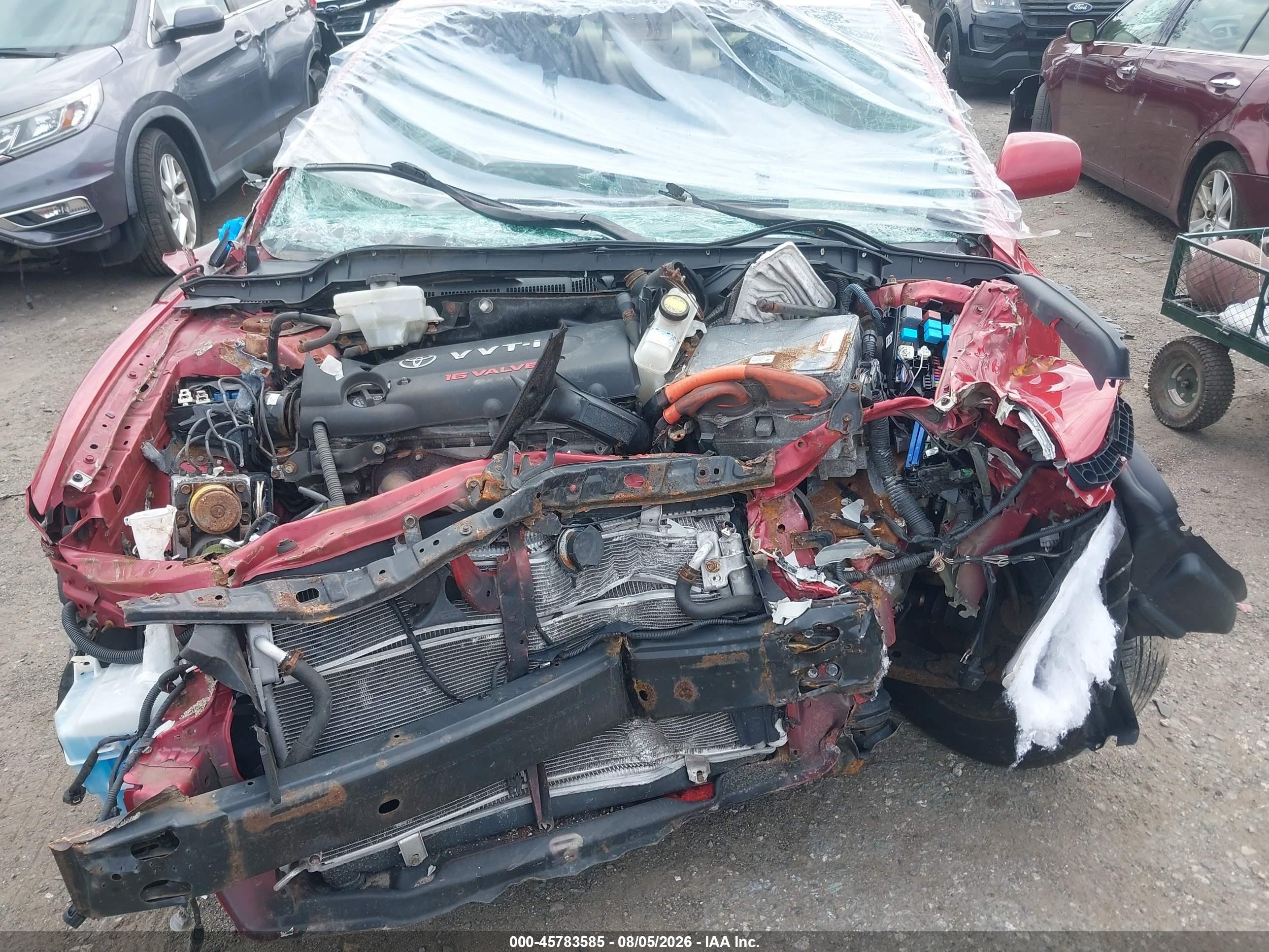2011 Toyota Camry Hybrid   Red vin: 4T1BB3EKXBU129692