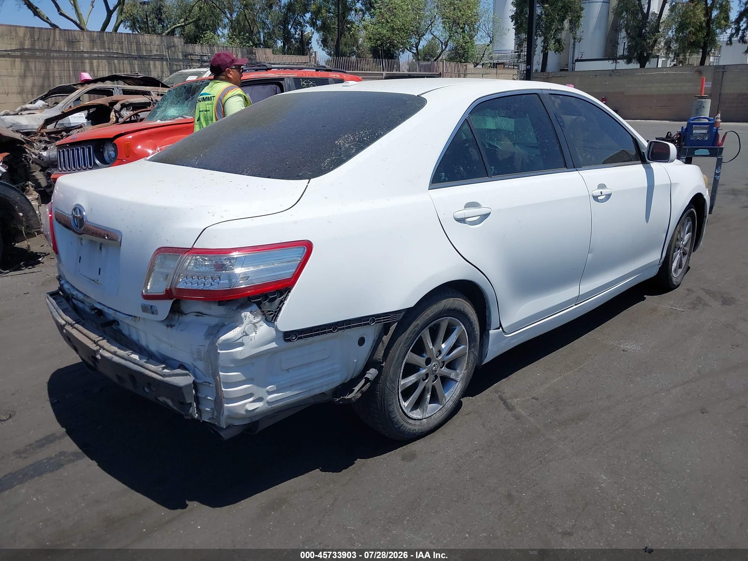 2011 Toyota Camry Hybrid   White vin: 4T1BB3EKXBU132429