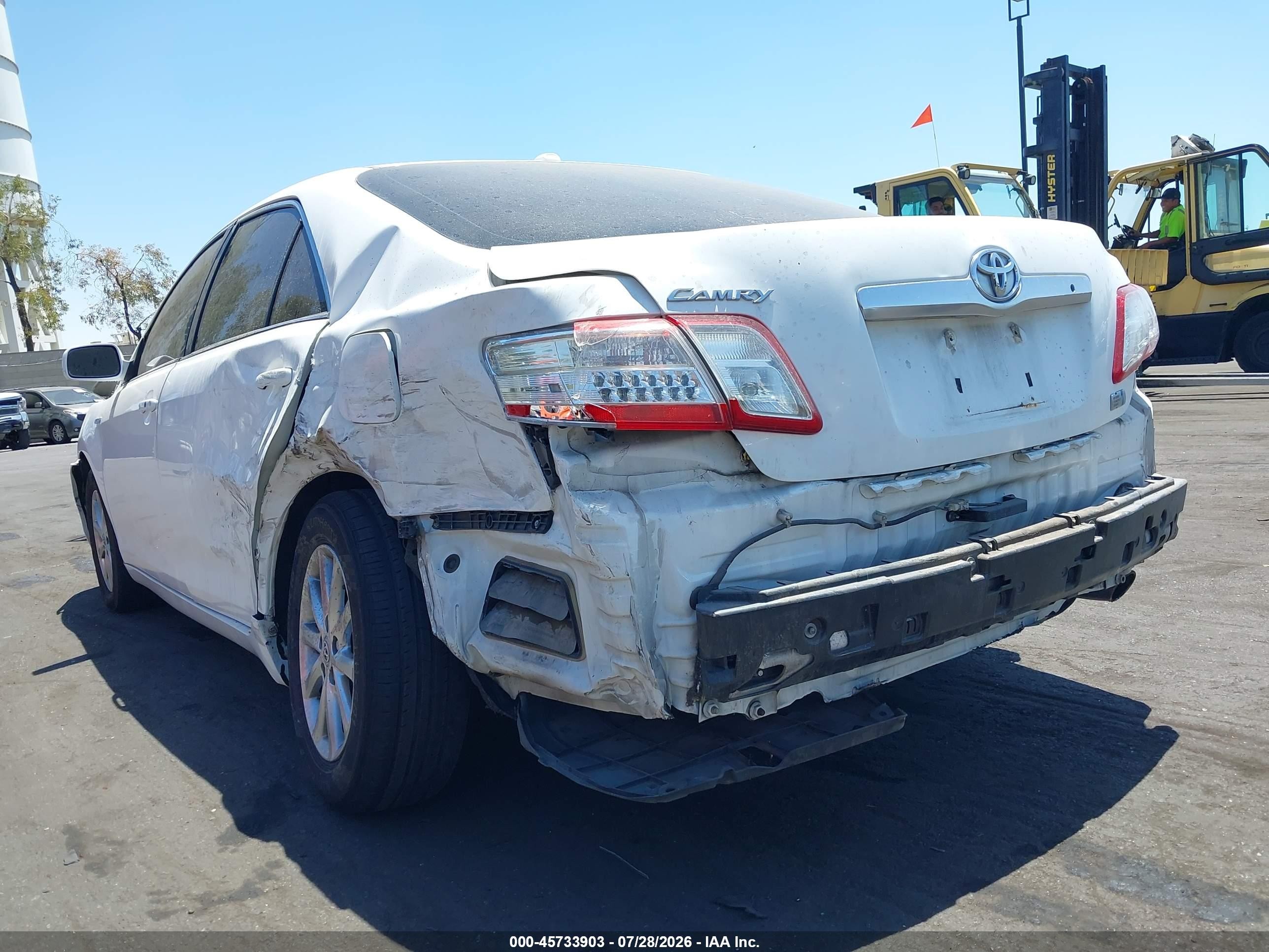 2011 Toyota Camry Hybrid   White vin: 4T1BB3EKXBU132429