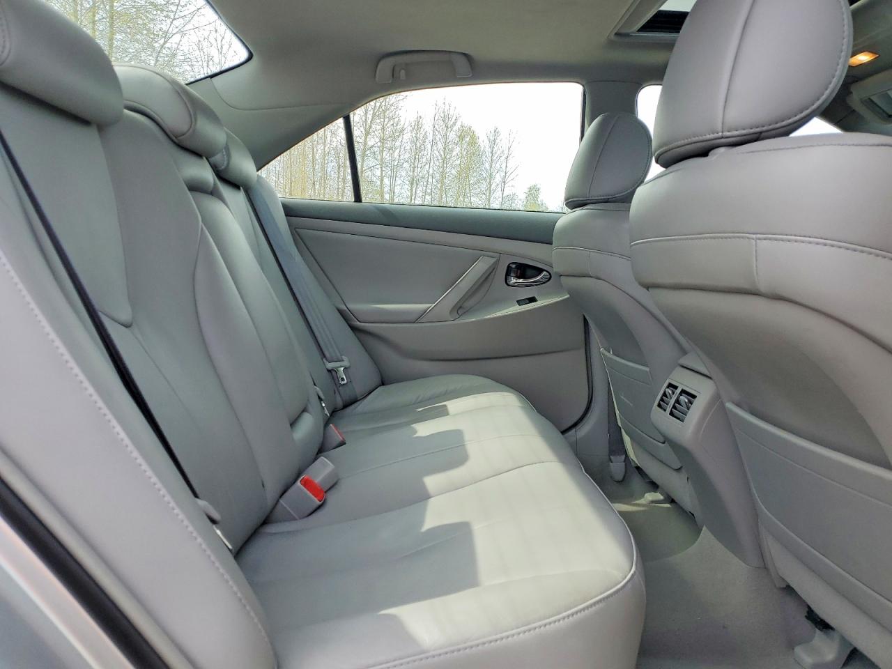 2007 Toyota Camry Hybrid Base Silver vin: 4T1BB46K07U016460