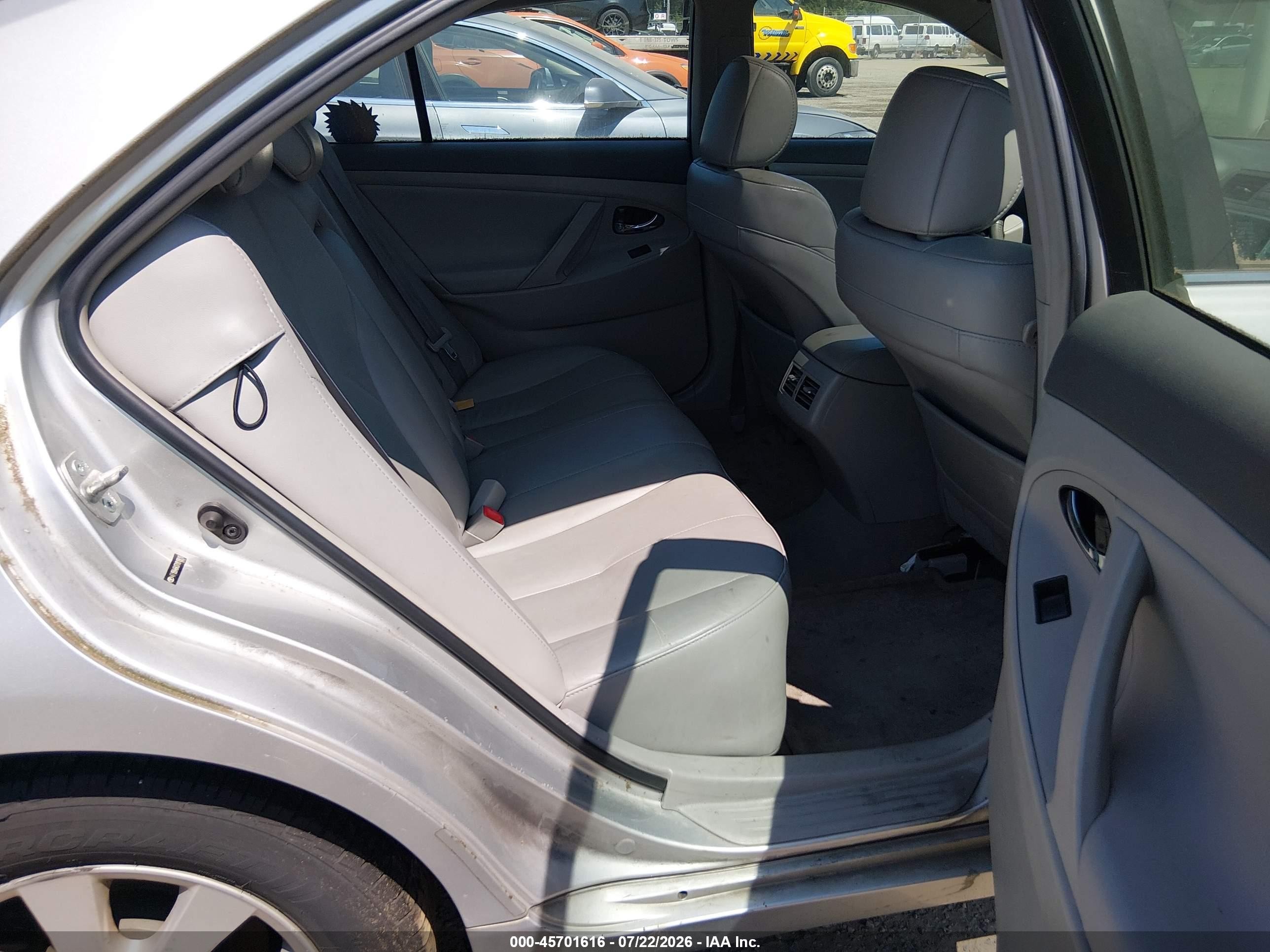 2007 Toyota Camry Hybrid   Серебряный vin: 4T1BB46K07U018810
