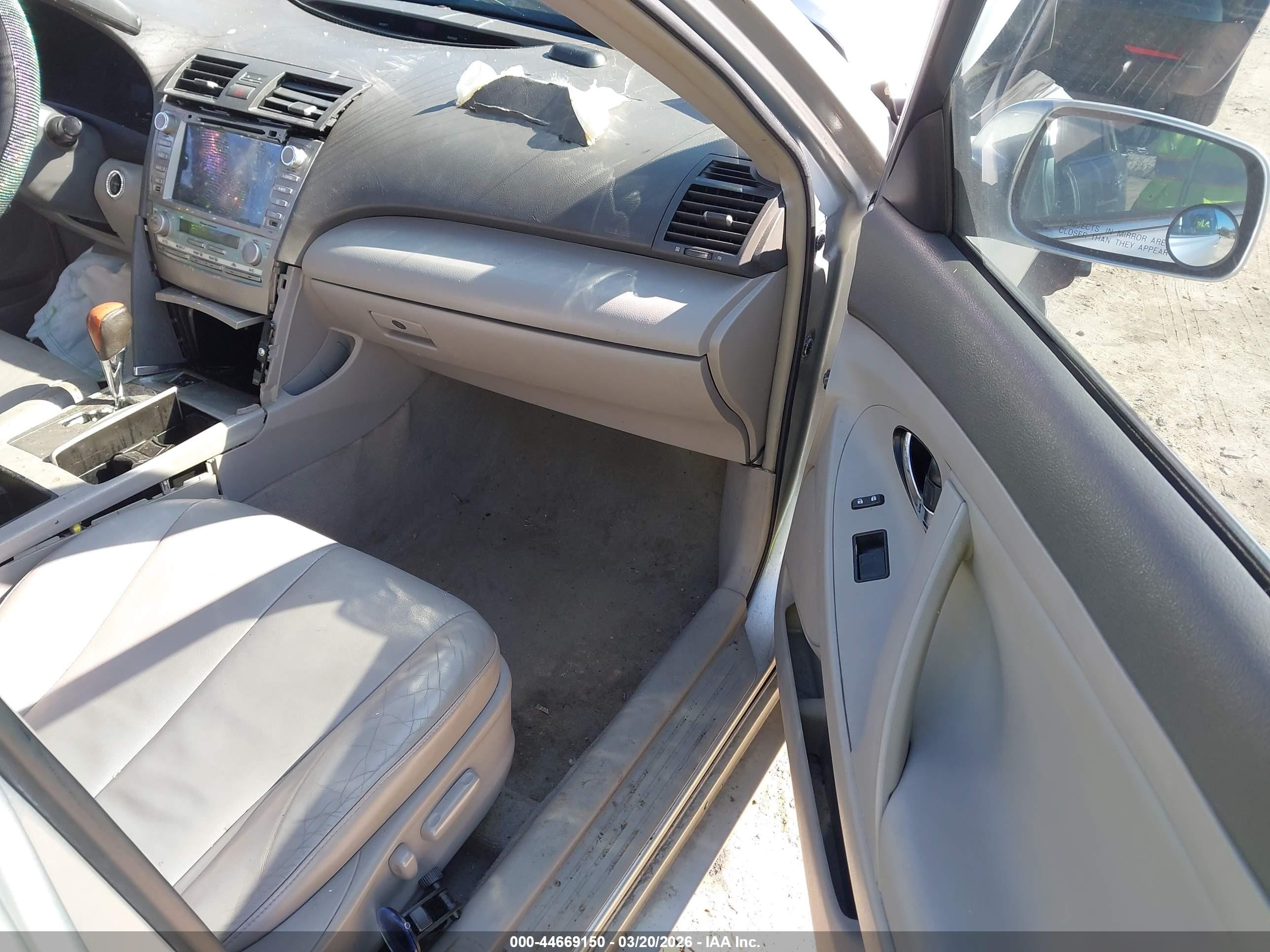 2007 Toyota Camry Hybrid   Silver vin: 4T1BB46K17U015169