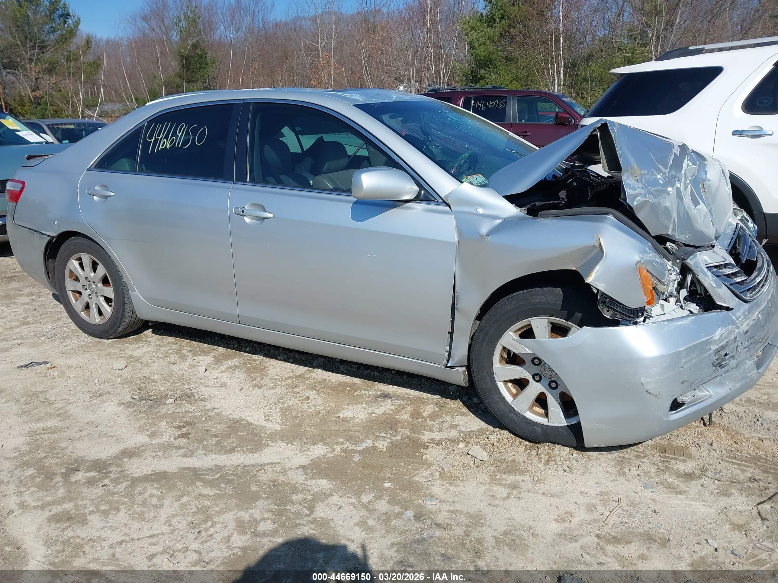 2007 Toyota Camry Hybrid   Silver vin: 4T1BB46K17U015169