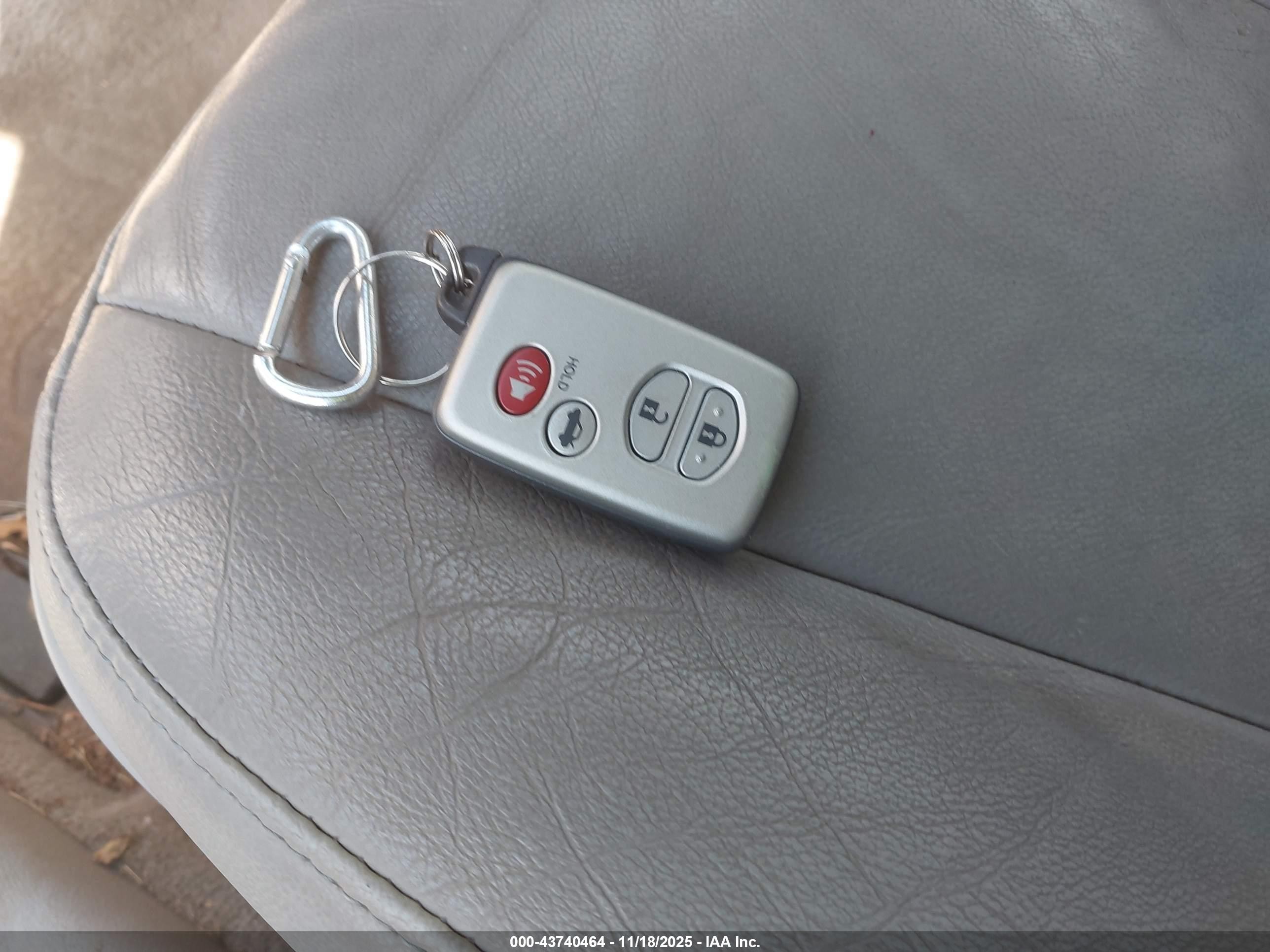 2007 Toyota Camry Hybrid   Silver vin: 4T1BB46K37U027937