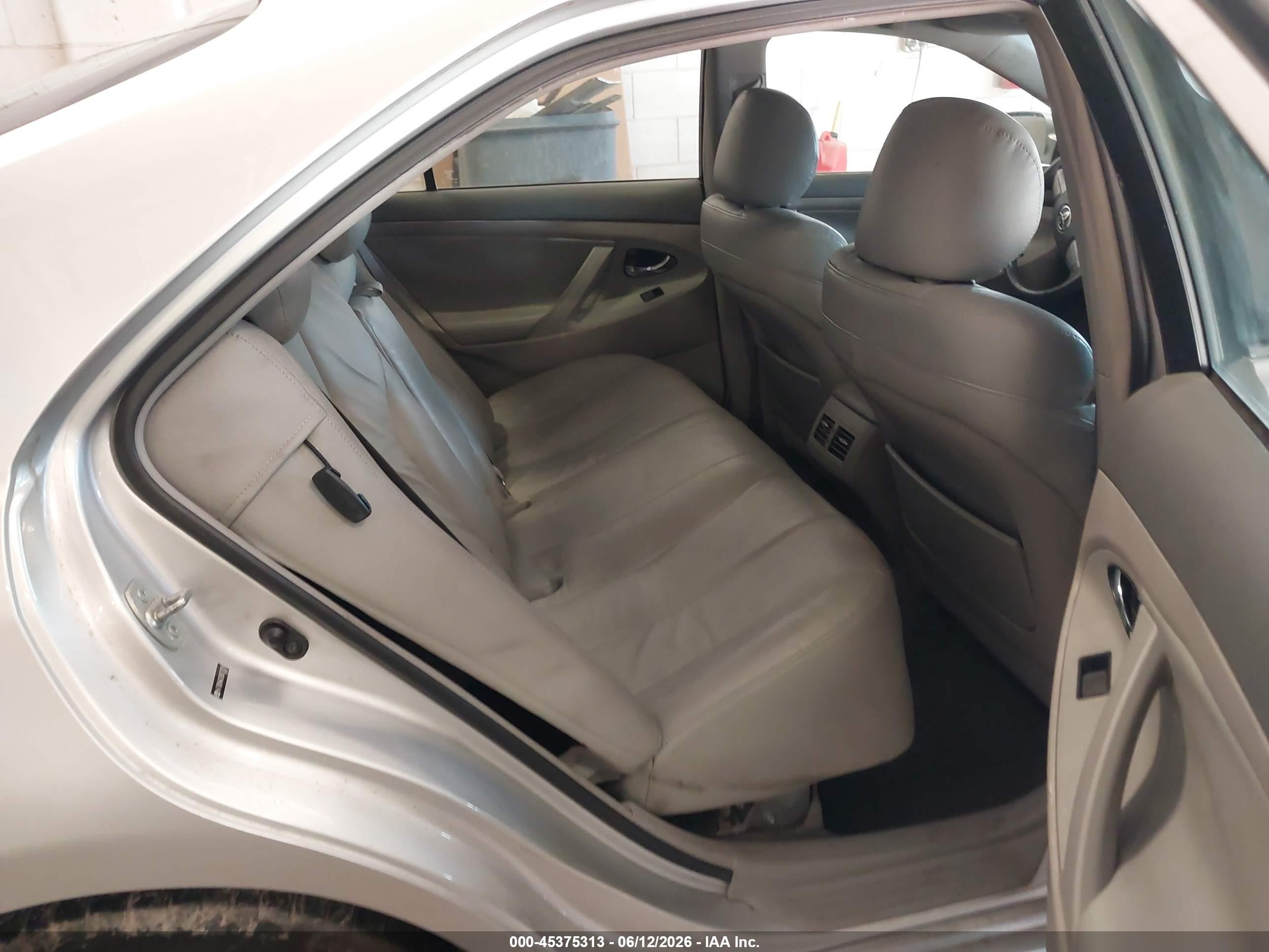 2009 Toyota Camry Hybrid   Silver vin: 4T1BB46K39U077059