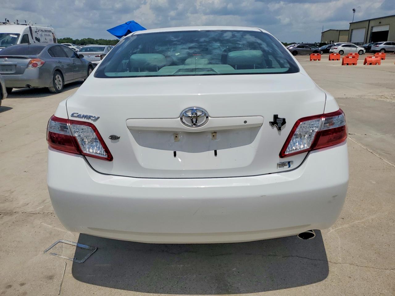 2007 Toyota Camry Hybrid Base White vin: 4T1BB46K47U024190