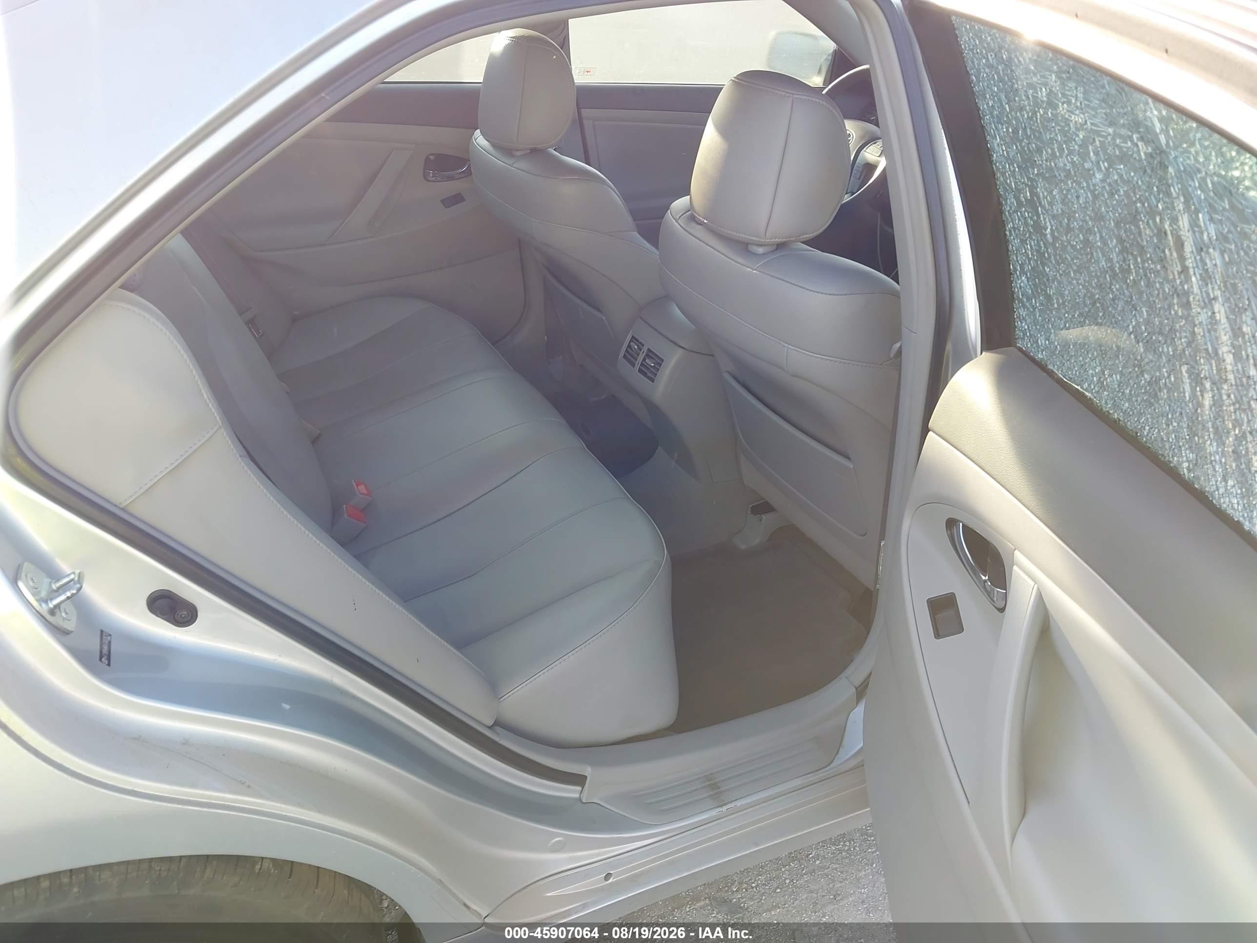 2007 Toyota Camry Hybrid   Silver vin: 4T1BB46K47U028210