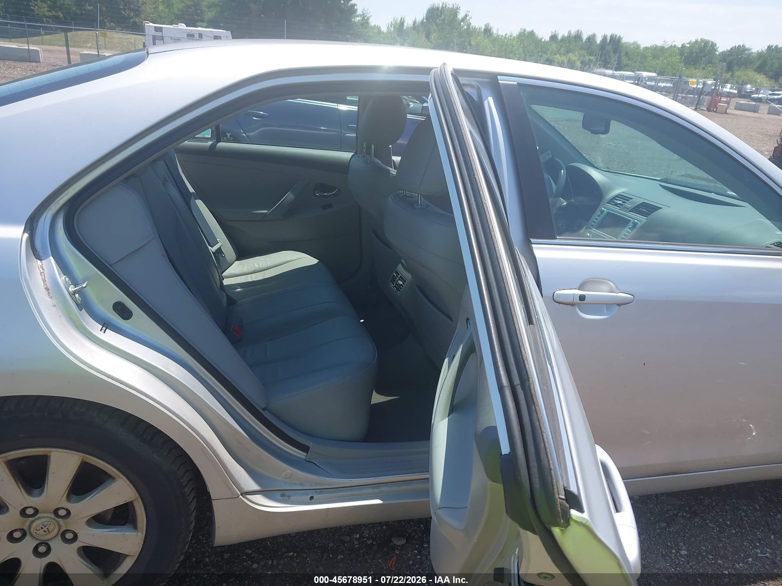 2008 Toyota Camry Hybrid Silver vin: 4T1BB46K48U031870