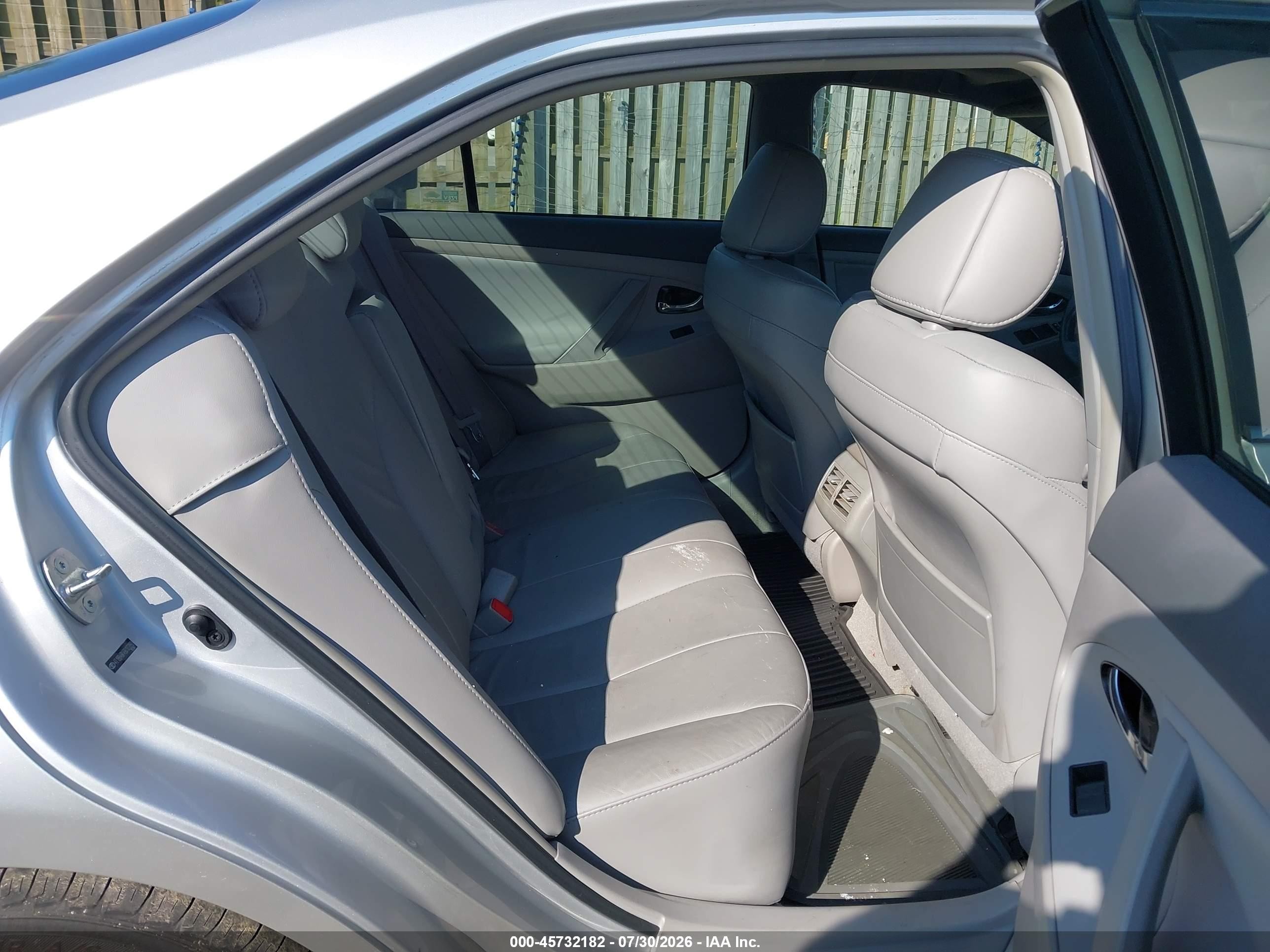 2009 Toyota Camry Hybrid   Silver vin: 4T1BB46K49U103992