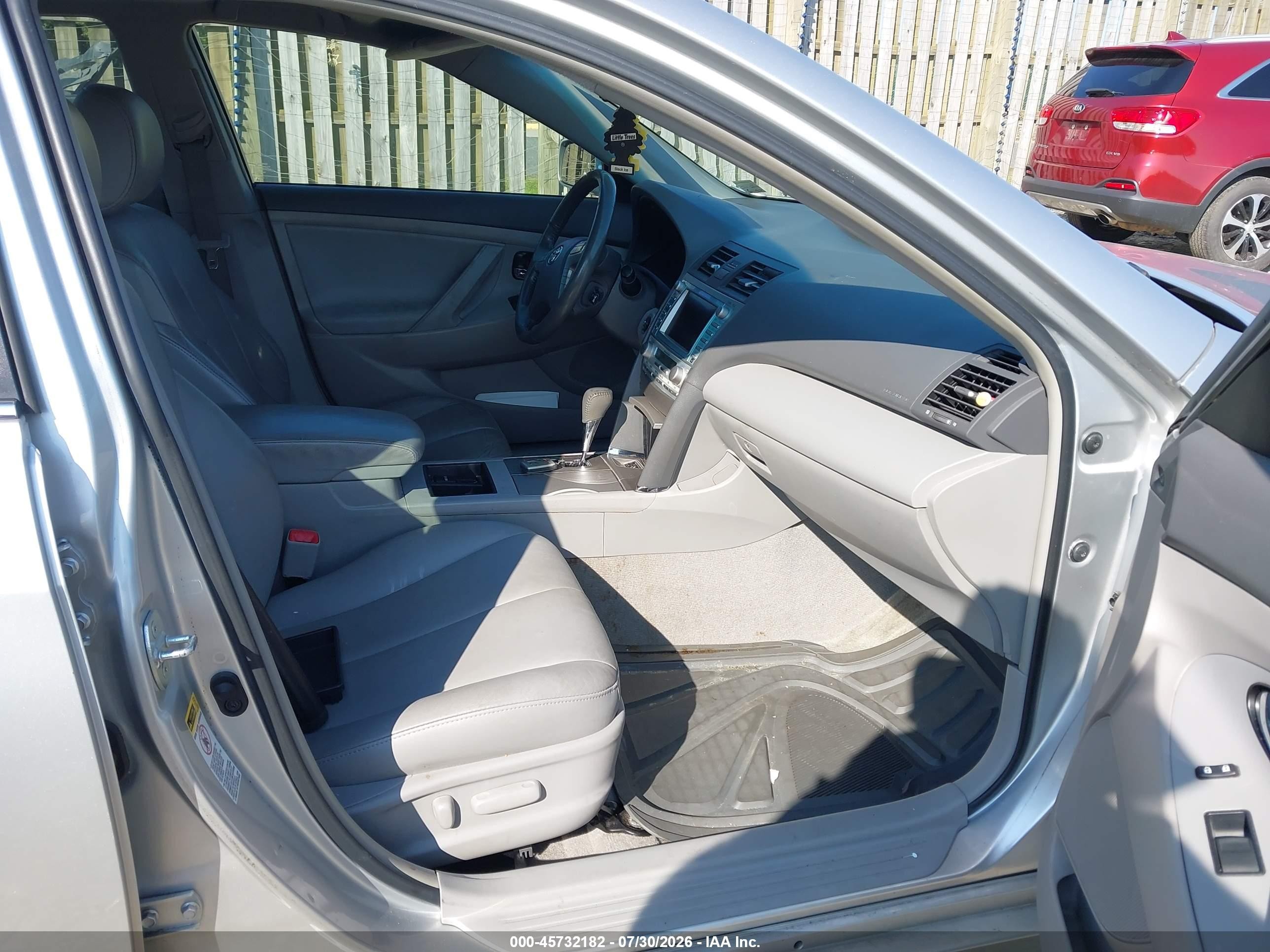 2009 Toyota Camry Hybrid   Silver vin: 4T1BB46K49U103992
