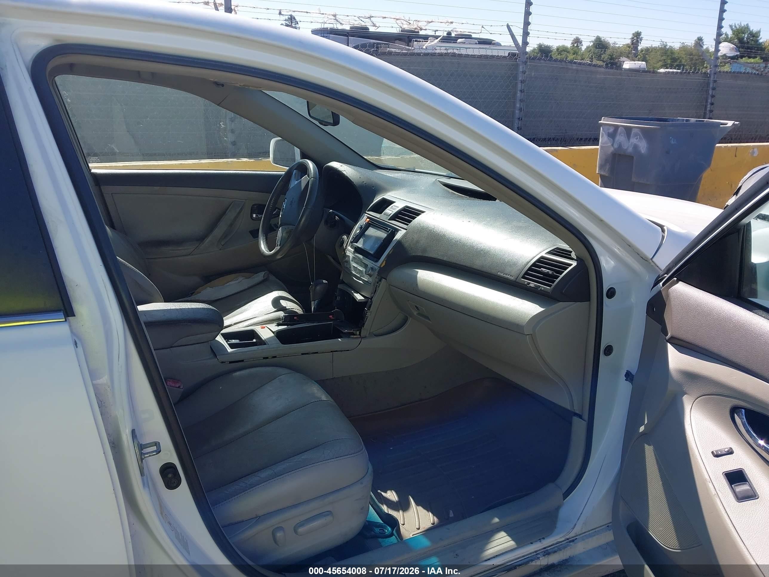 2009 Toyota Camry Hybrid   White vin: 4T1BB46K59U072073