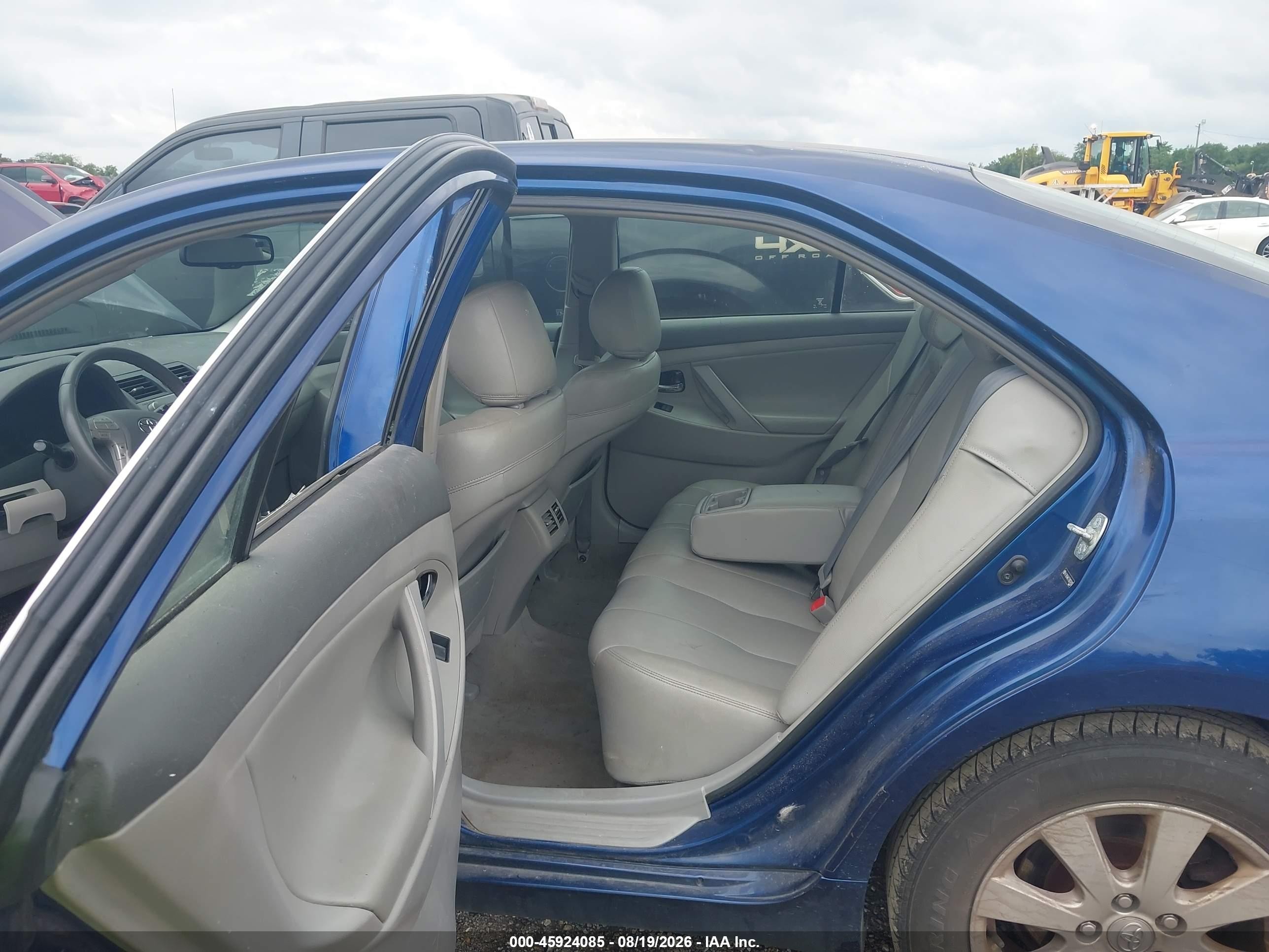 2007 Toyota Camry Hybrid   Blue vin: 4T1BB46K77U027410