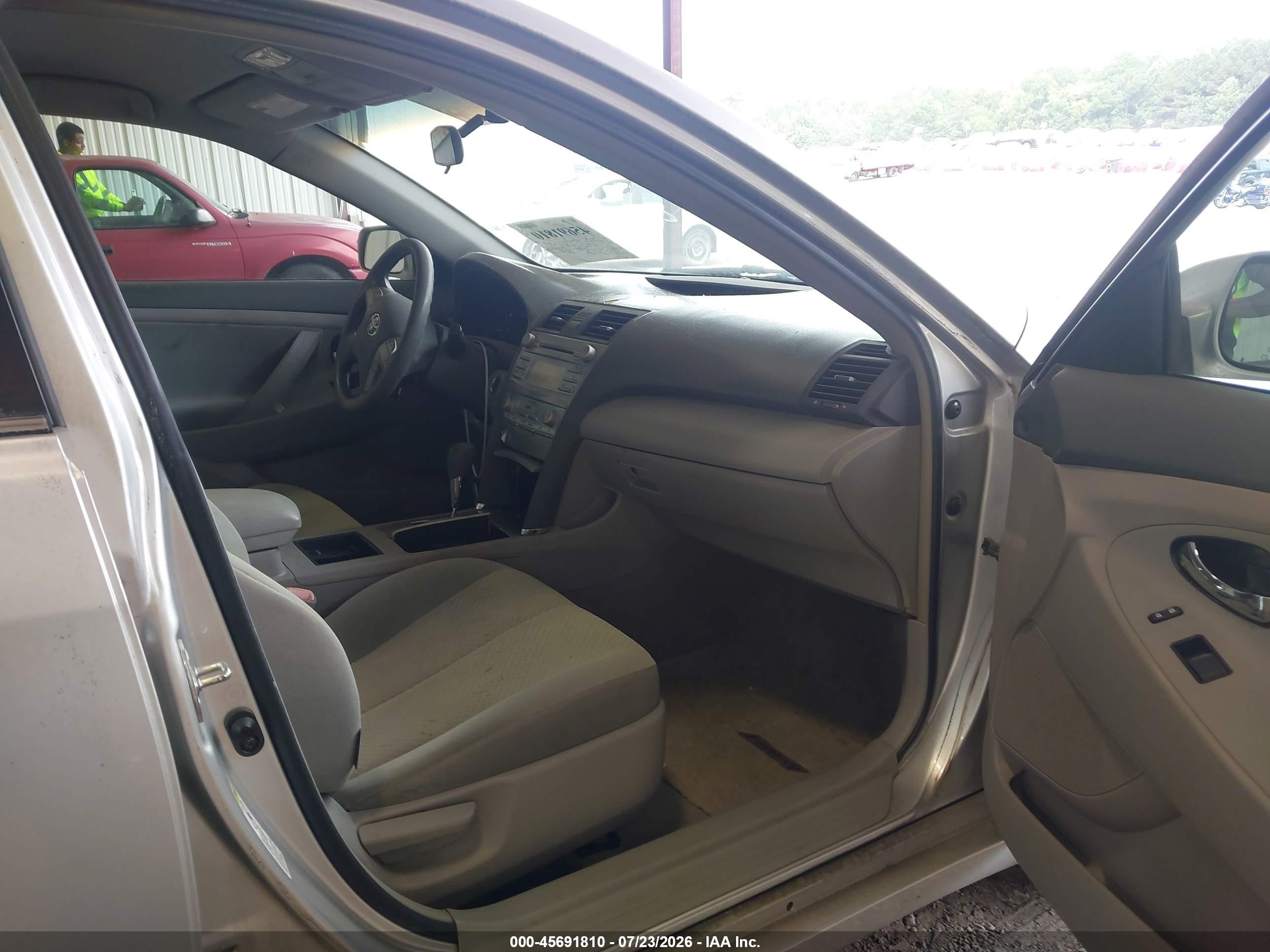 2009 Toyota Camry Hybrid   Серебряный vin: 4T1BB46K79U086489