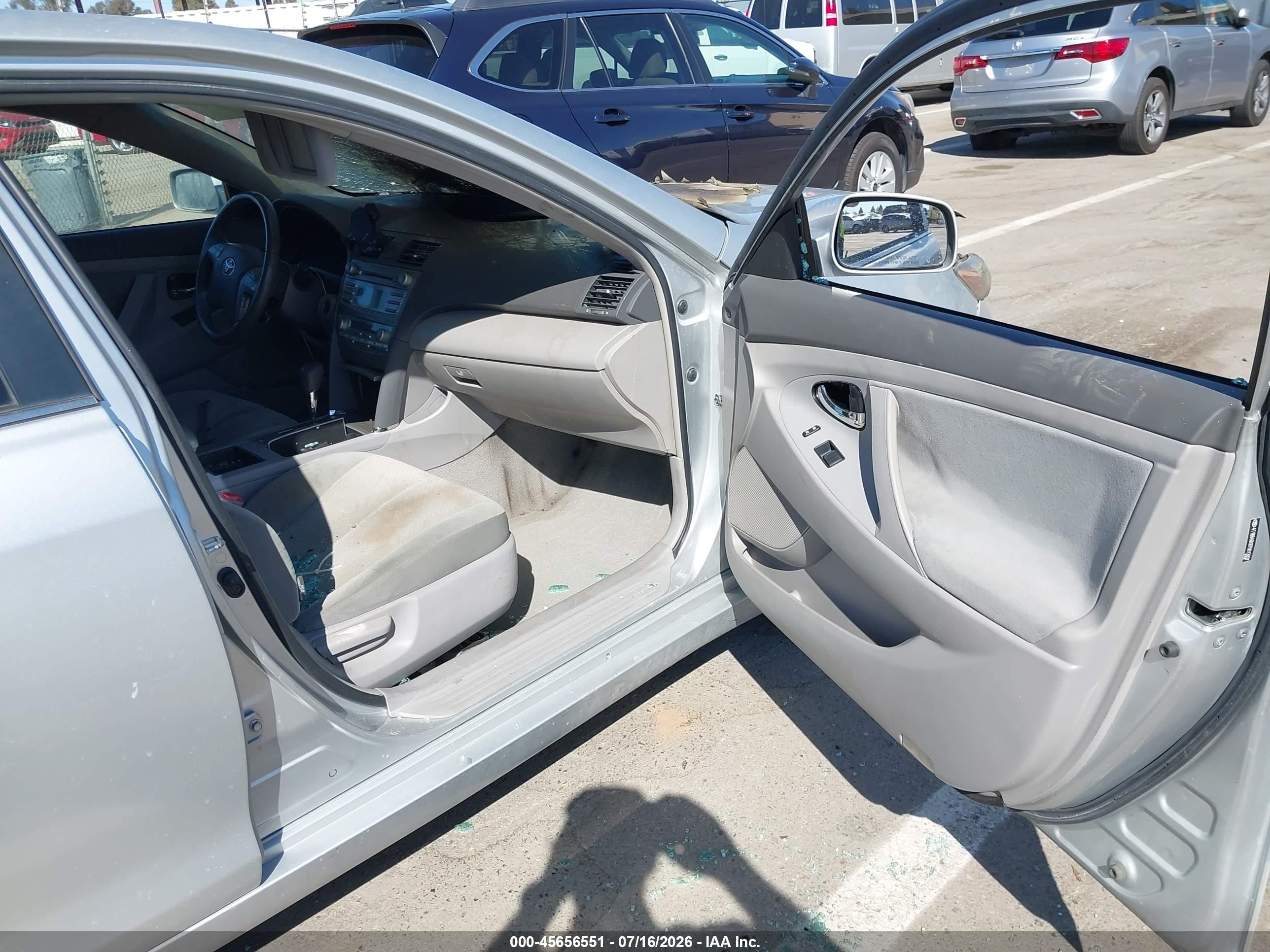 2007 Toyota Camry Hybrid   Серебряный vin: 4T1BB46K87U013807