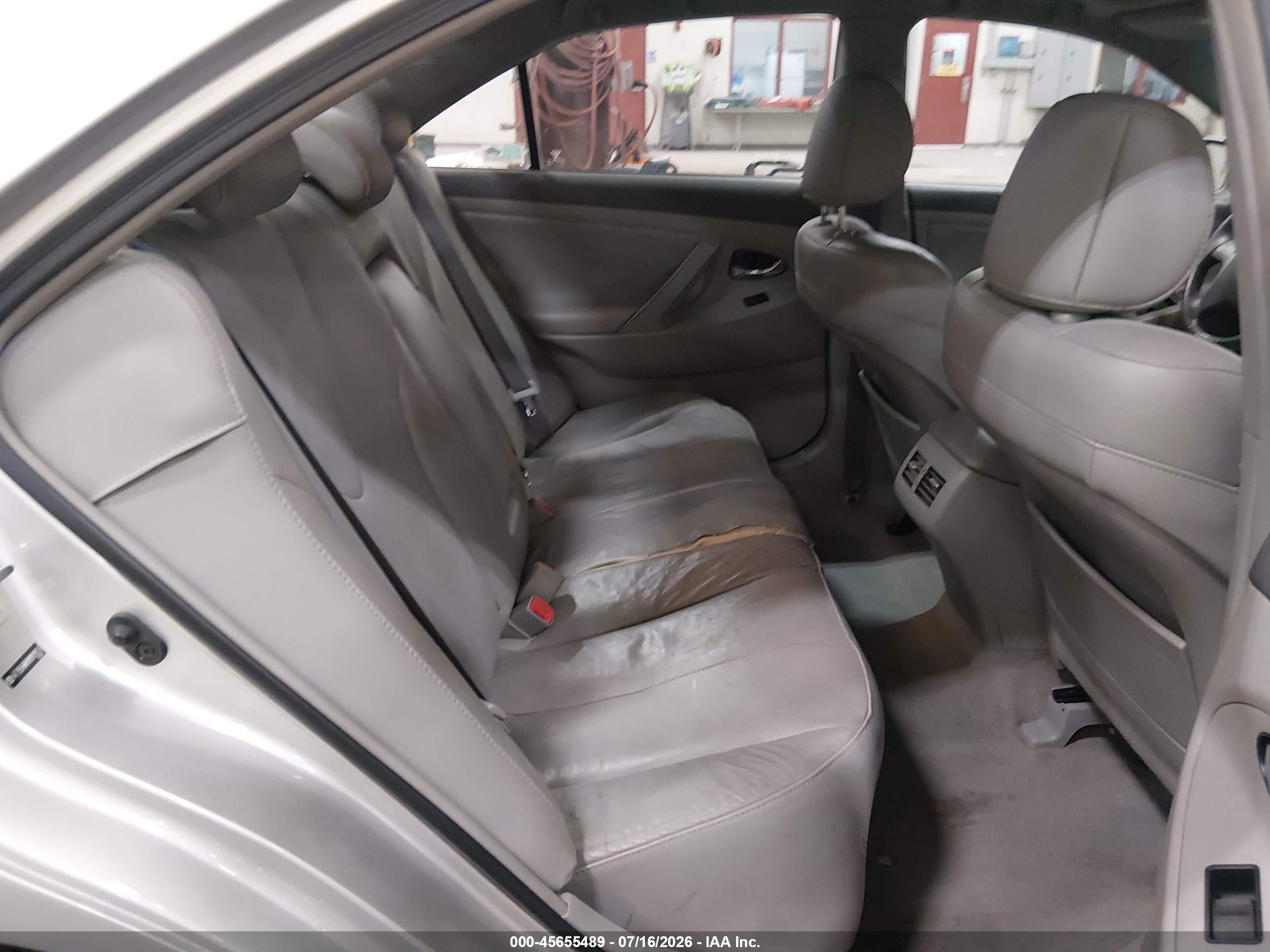 2008 Toyota Camry Hybrid   Silver vin: 4T1BB46K88U042659